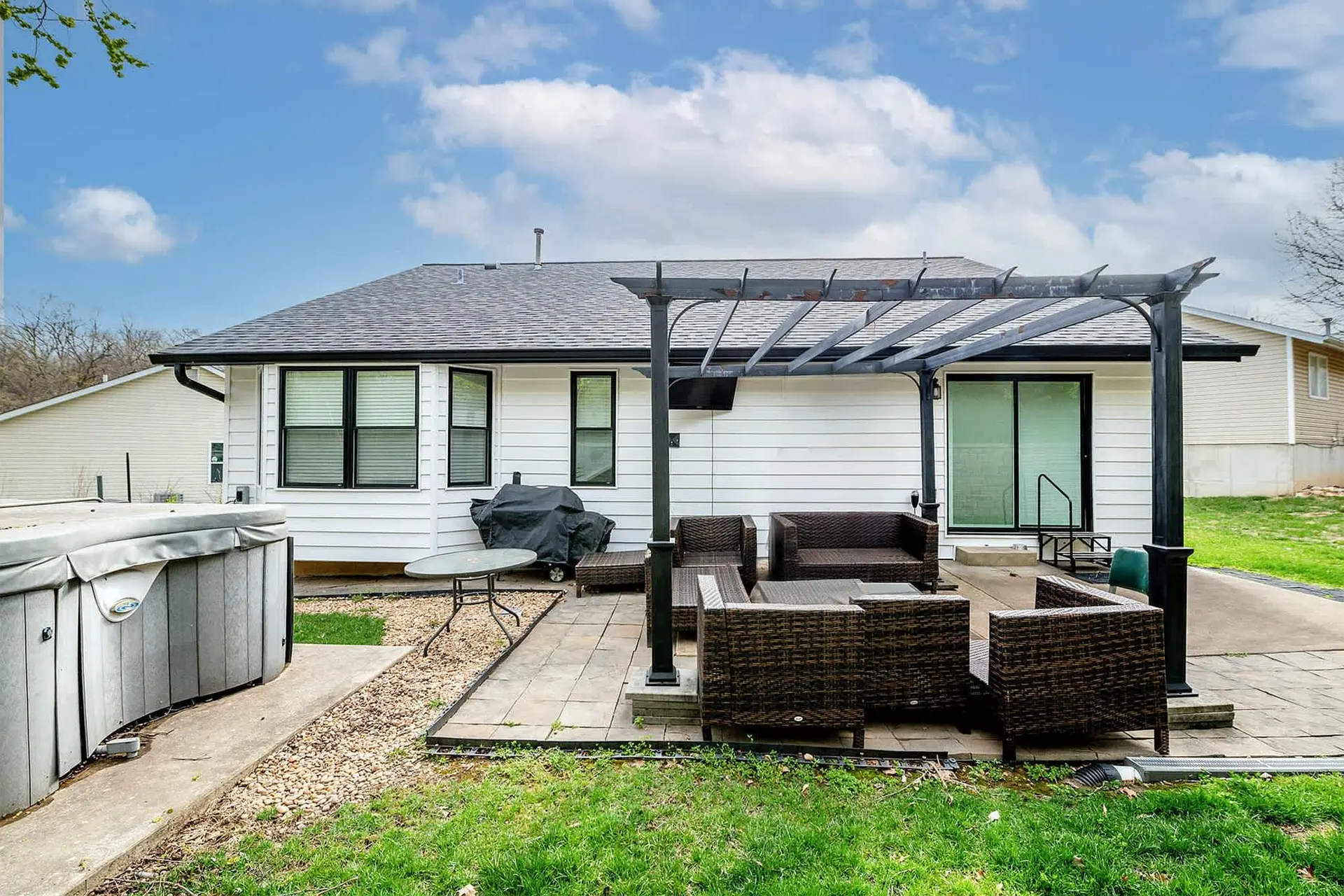Remodeled and Inviting  Free EV Charging Station L