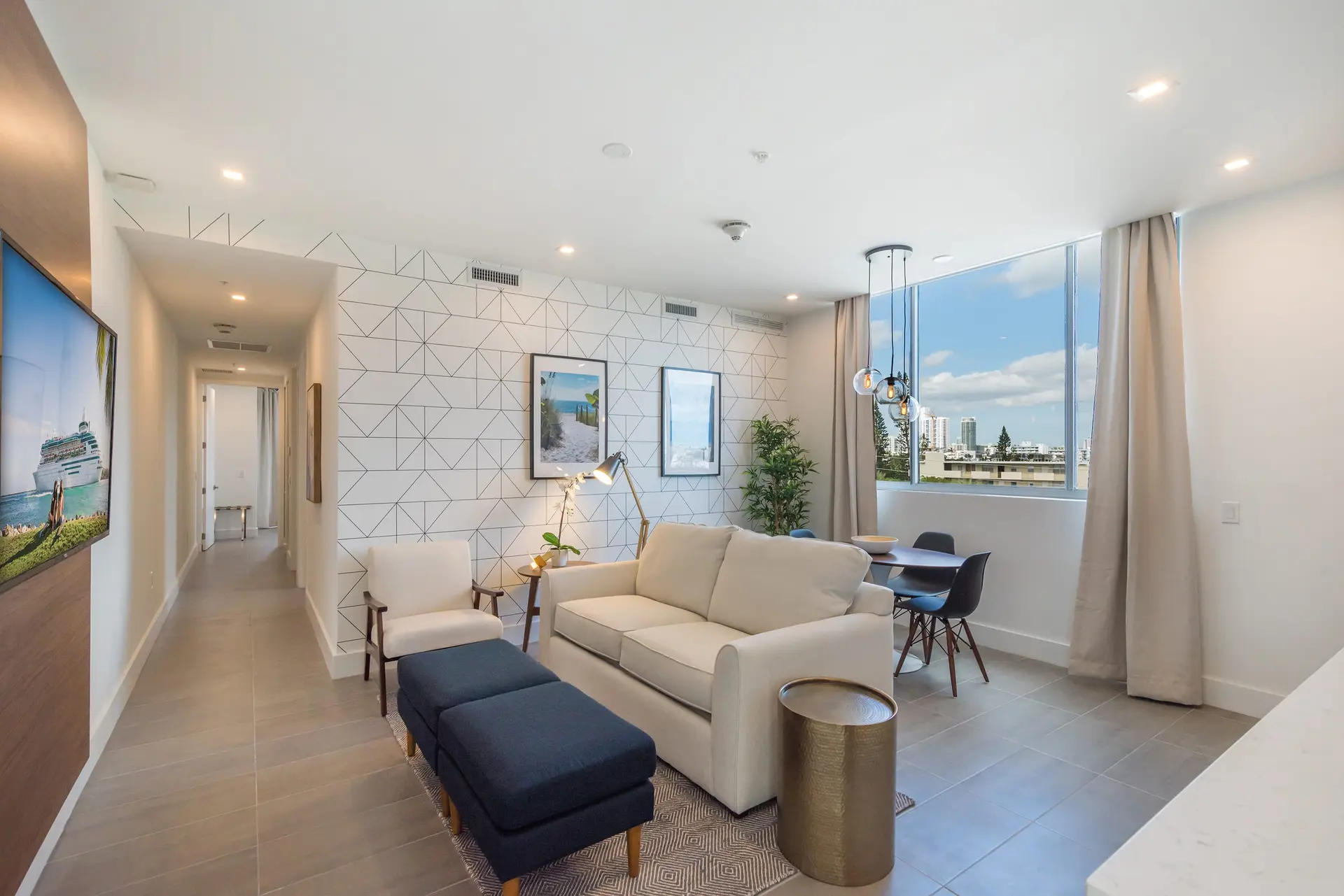 Elegant SoBe 2 bedroom apartment