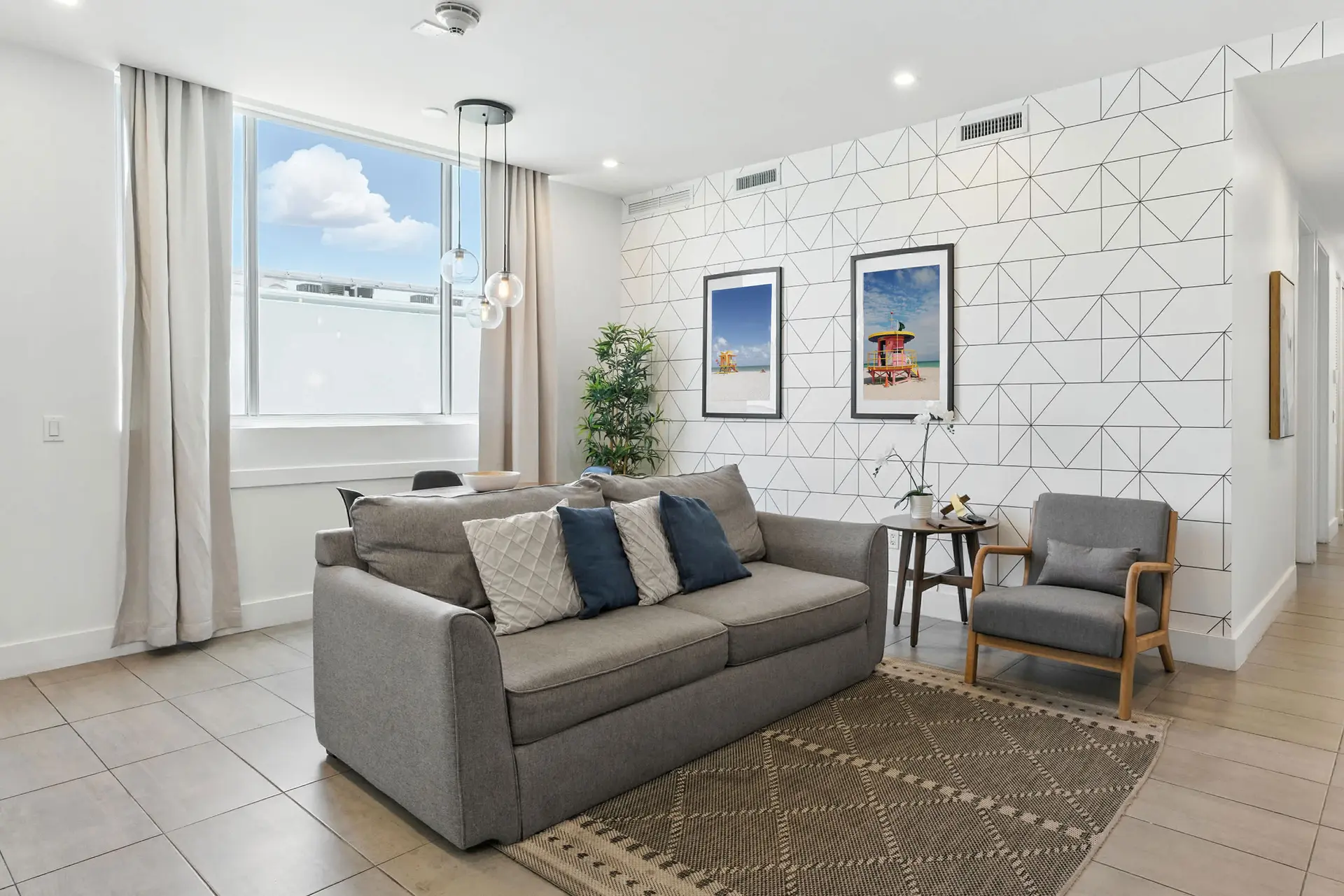 South Beach Oasis, Stylish 2-Bed Retreat