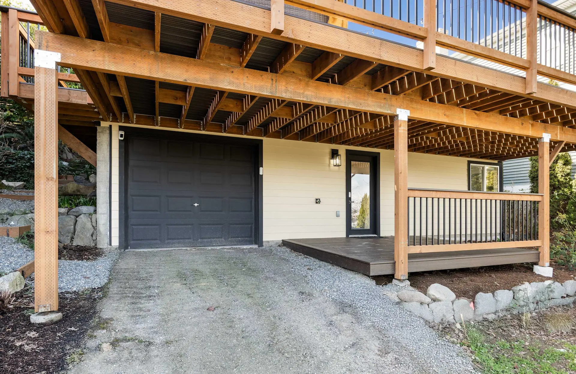 Remodeled 1BR Private Basement – 9 Min to Beach