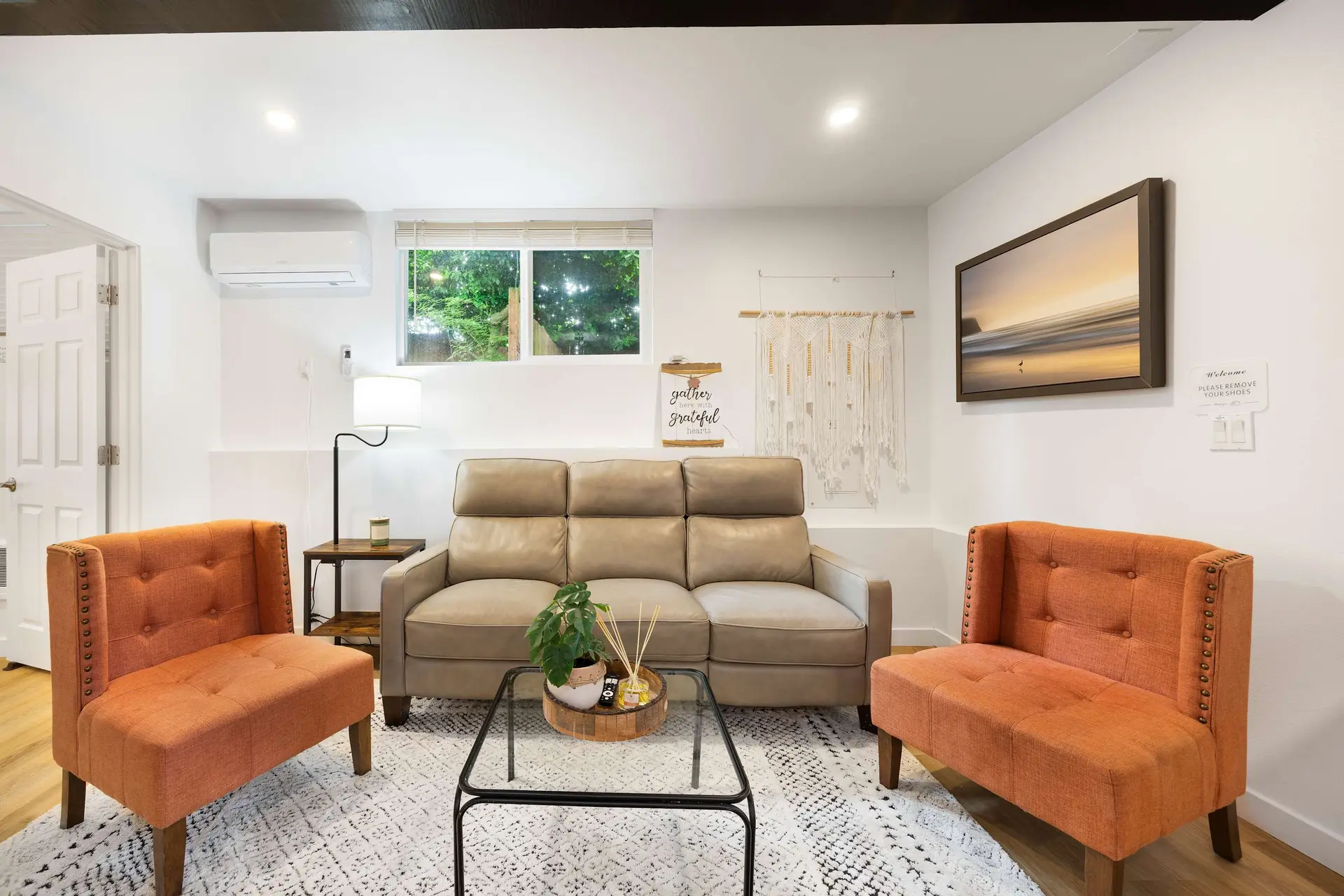 Brand New 1BR Designer's Oasis 1min to I-5 | Costo