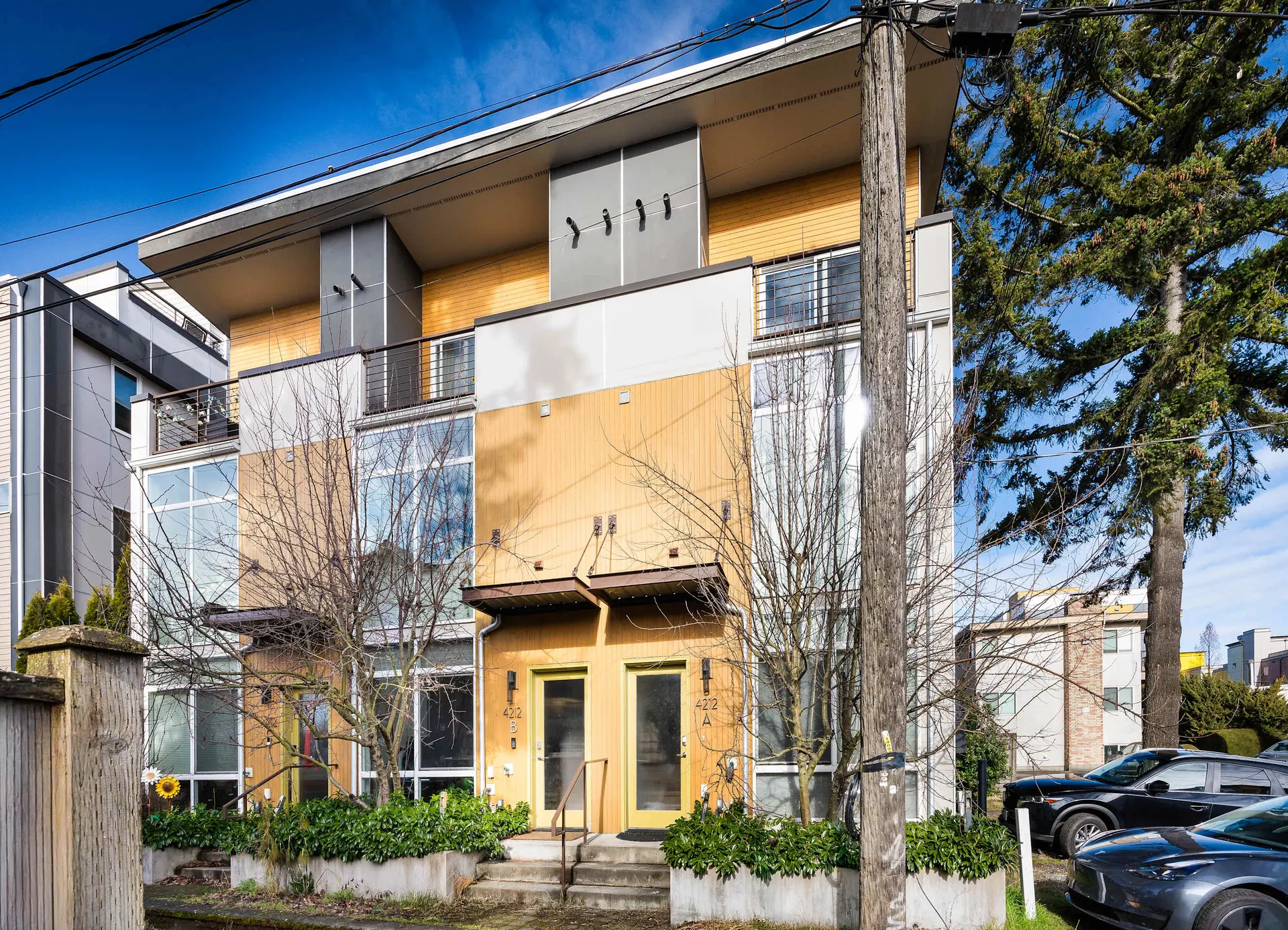 Designer’s Fremont Retreat w/ Mount Views & Office