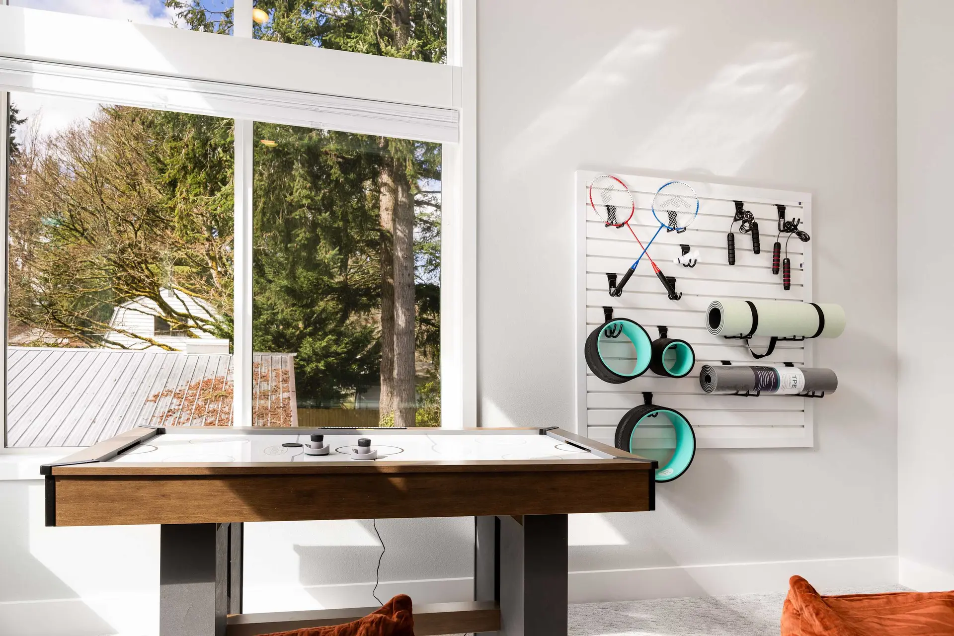 Modern 4BR Family Oasis: Treehouse Bunk &Game Room
