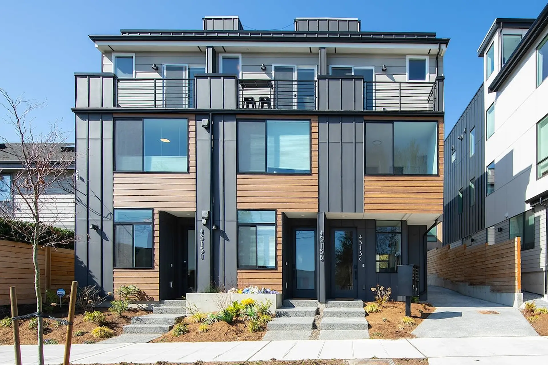 Brand New Modern Home with Seattle City View|95 ws