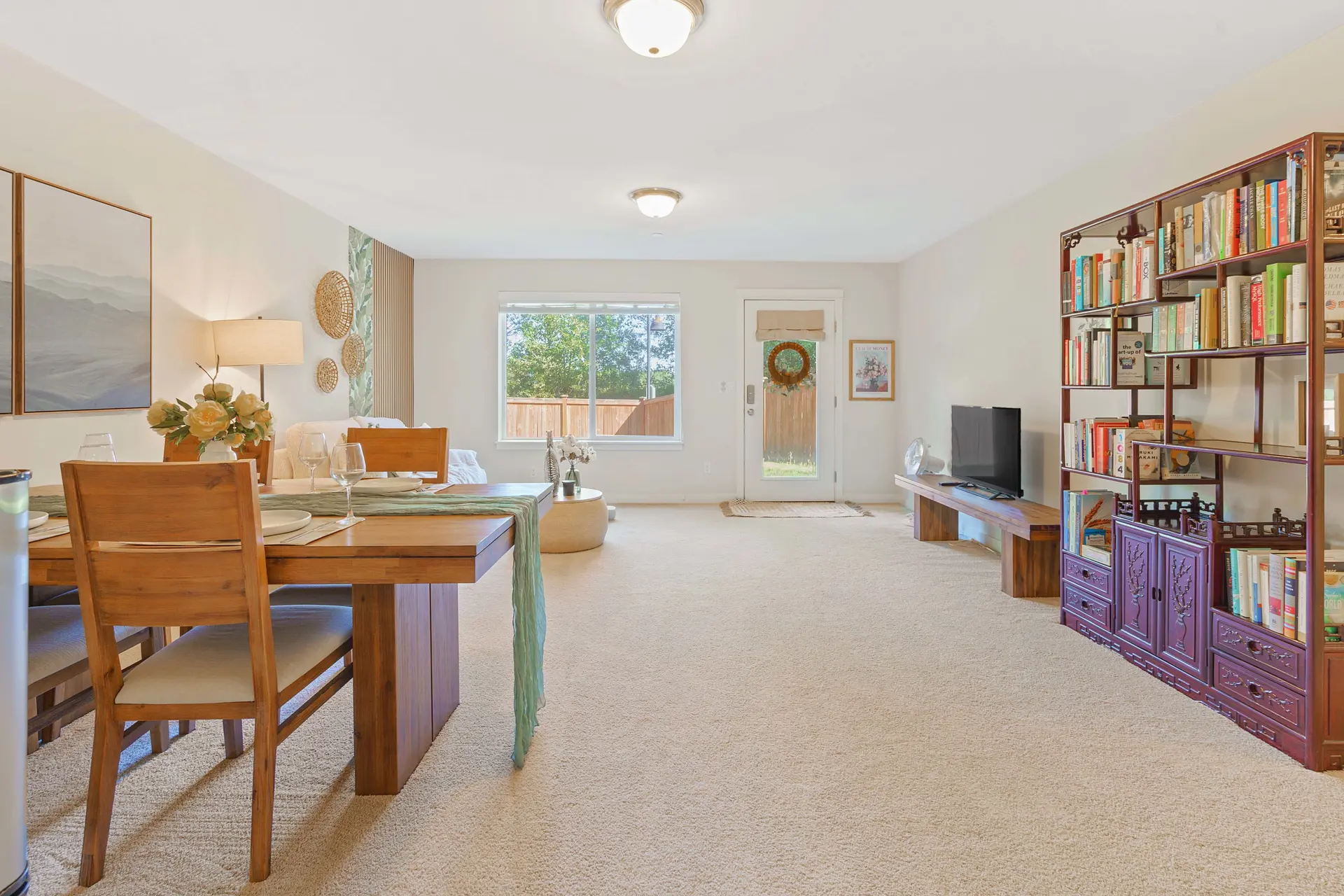 Bothell Luxury & Spacious Daylight Basement | UW