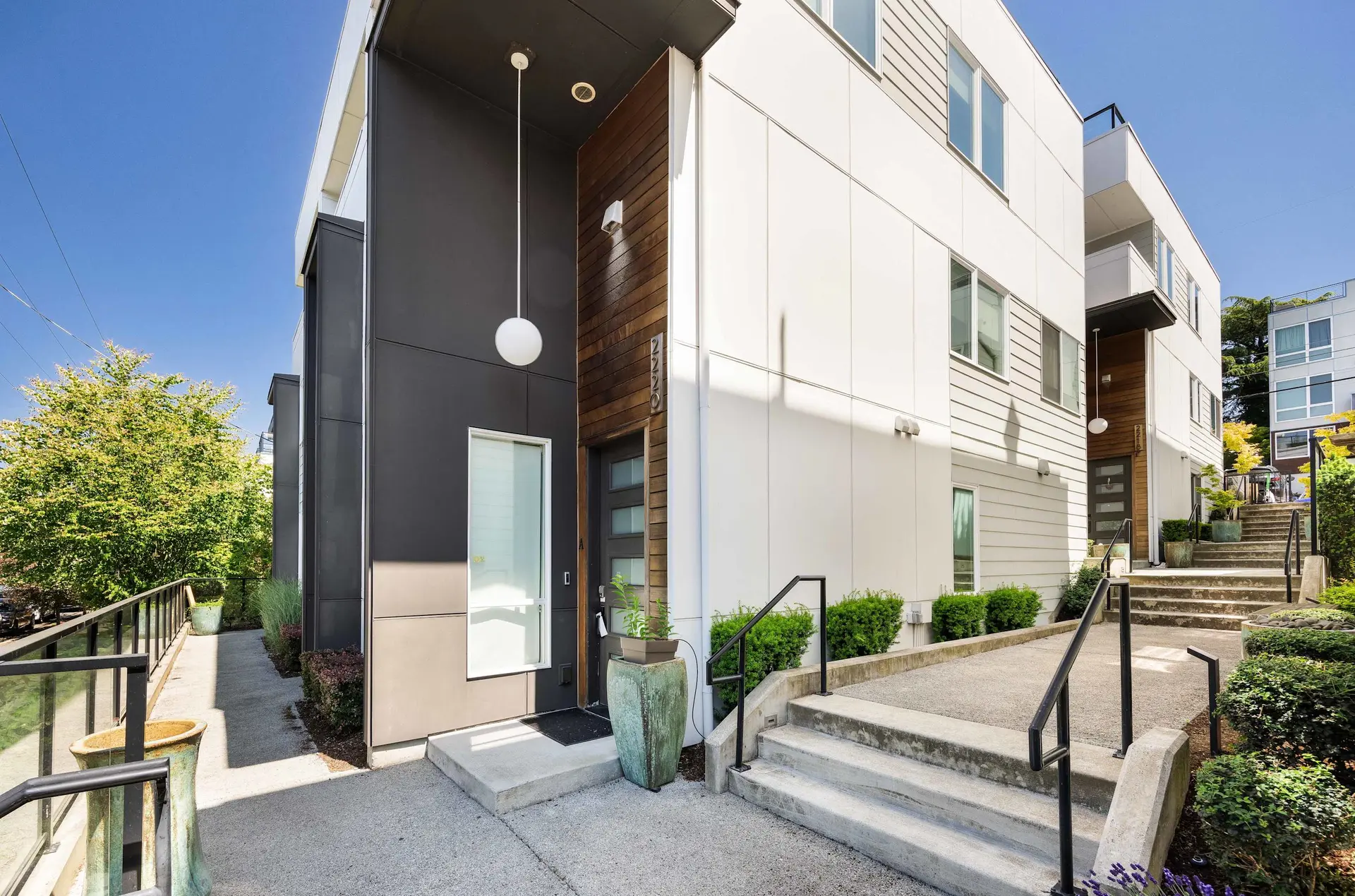 Eastlake Gem: Rooftop Sauna & Lake View, 3min SLU
