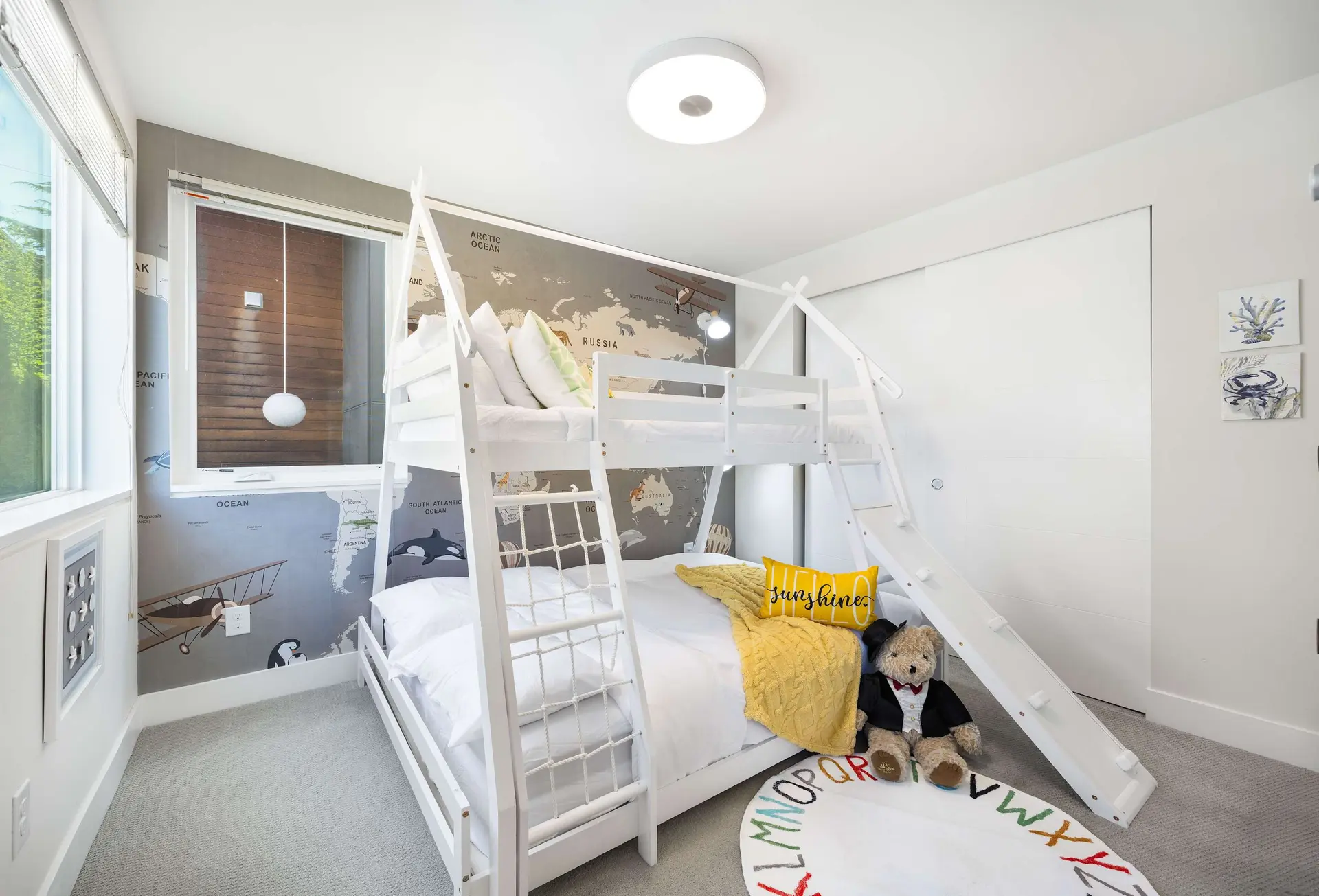 Eastlake Gem: Rooftop Sauna & Lake View, 3min SLU