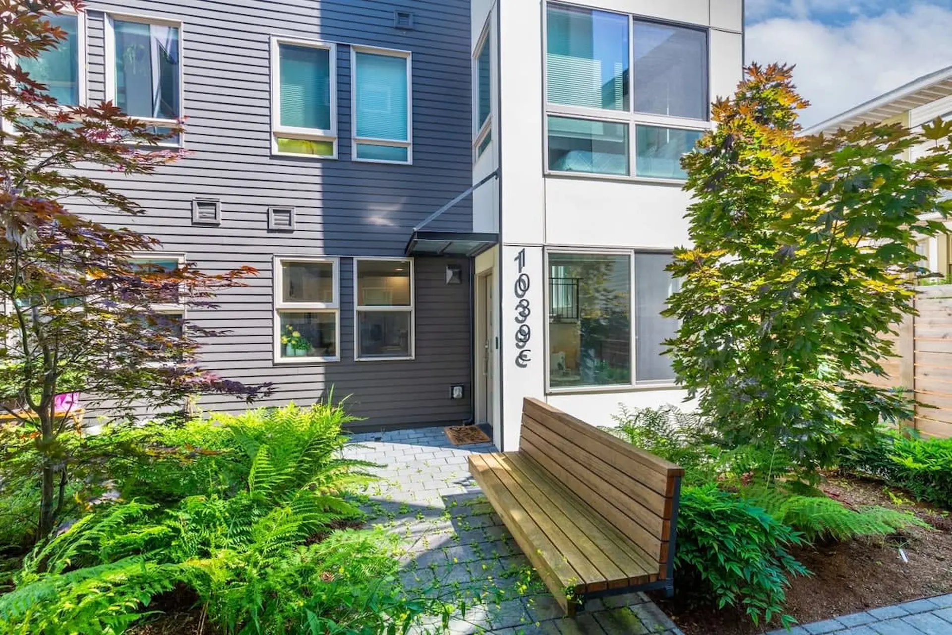 Brand New 3B2B Townhome near SeaTac | Rooftop Deck