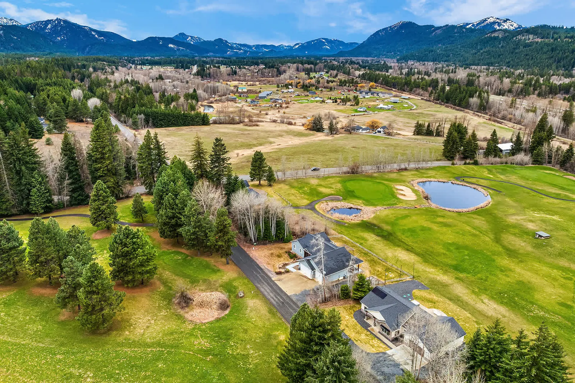 Luxury Ski & Golf 4BR Retreat w/ EV outlet,Hot Tub