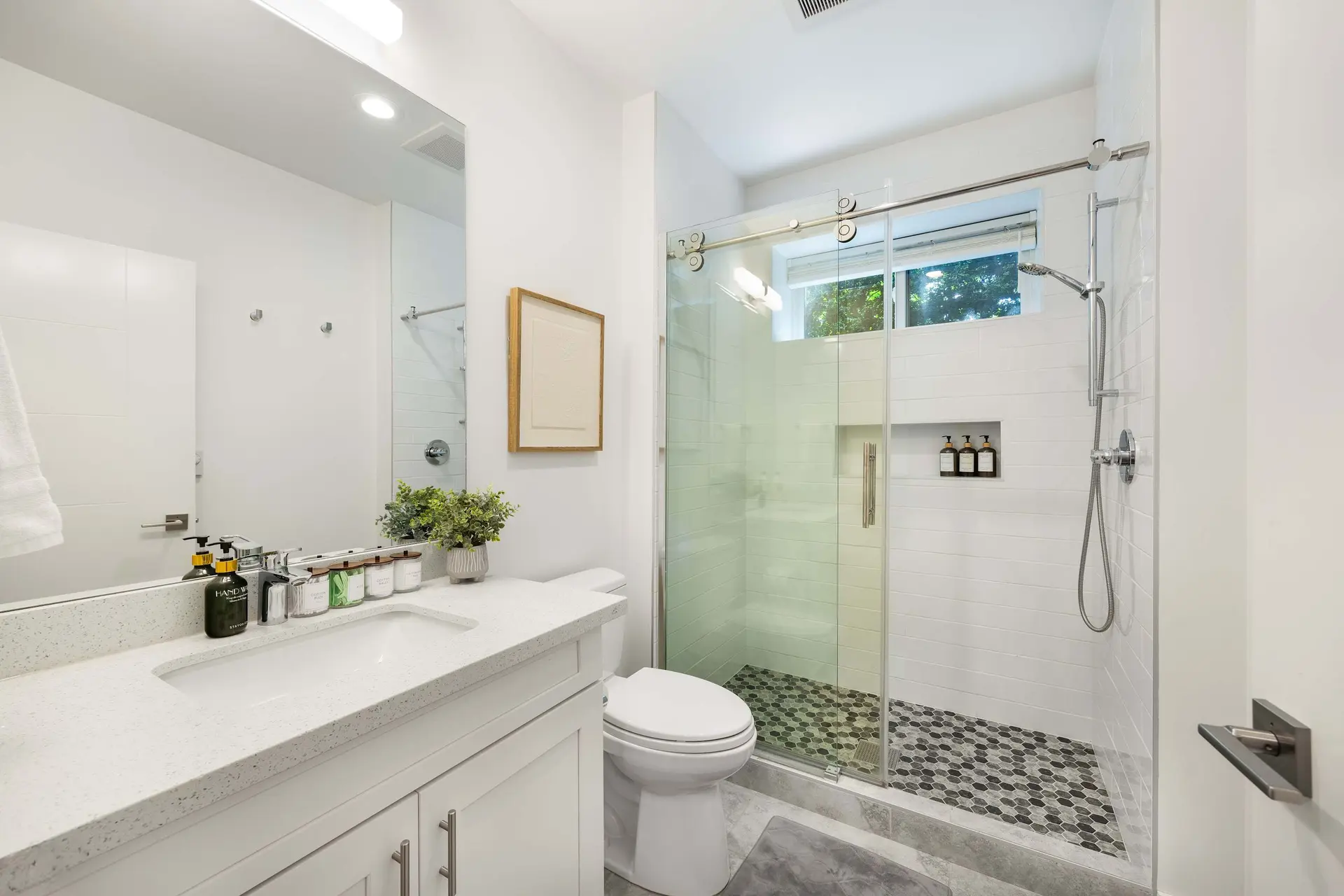 Chic 2020-Built 2BR Urban Oasis w/ Private Backyar