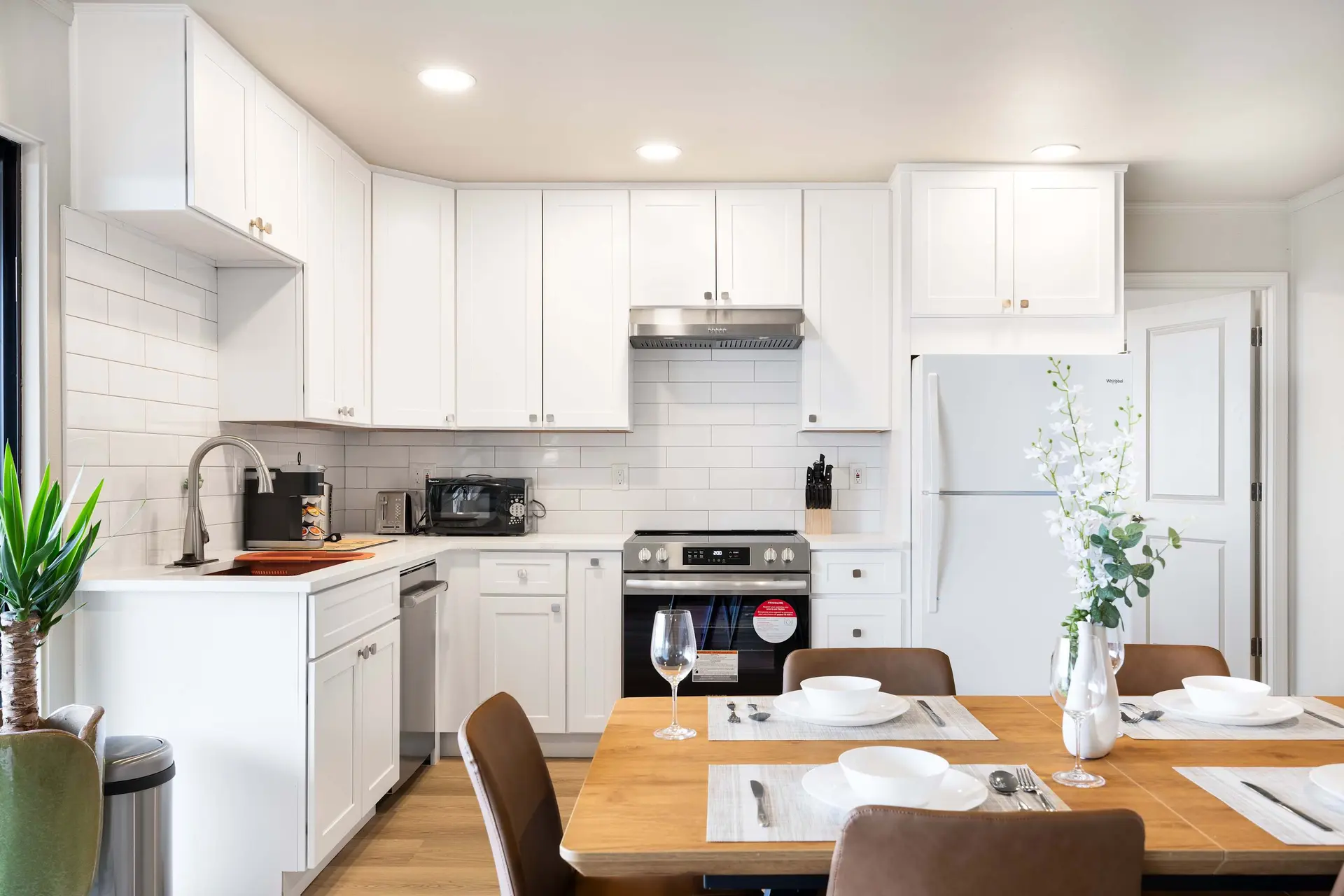 Luxury Bellevue 2B Basement w/ 180º+ Stunning View