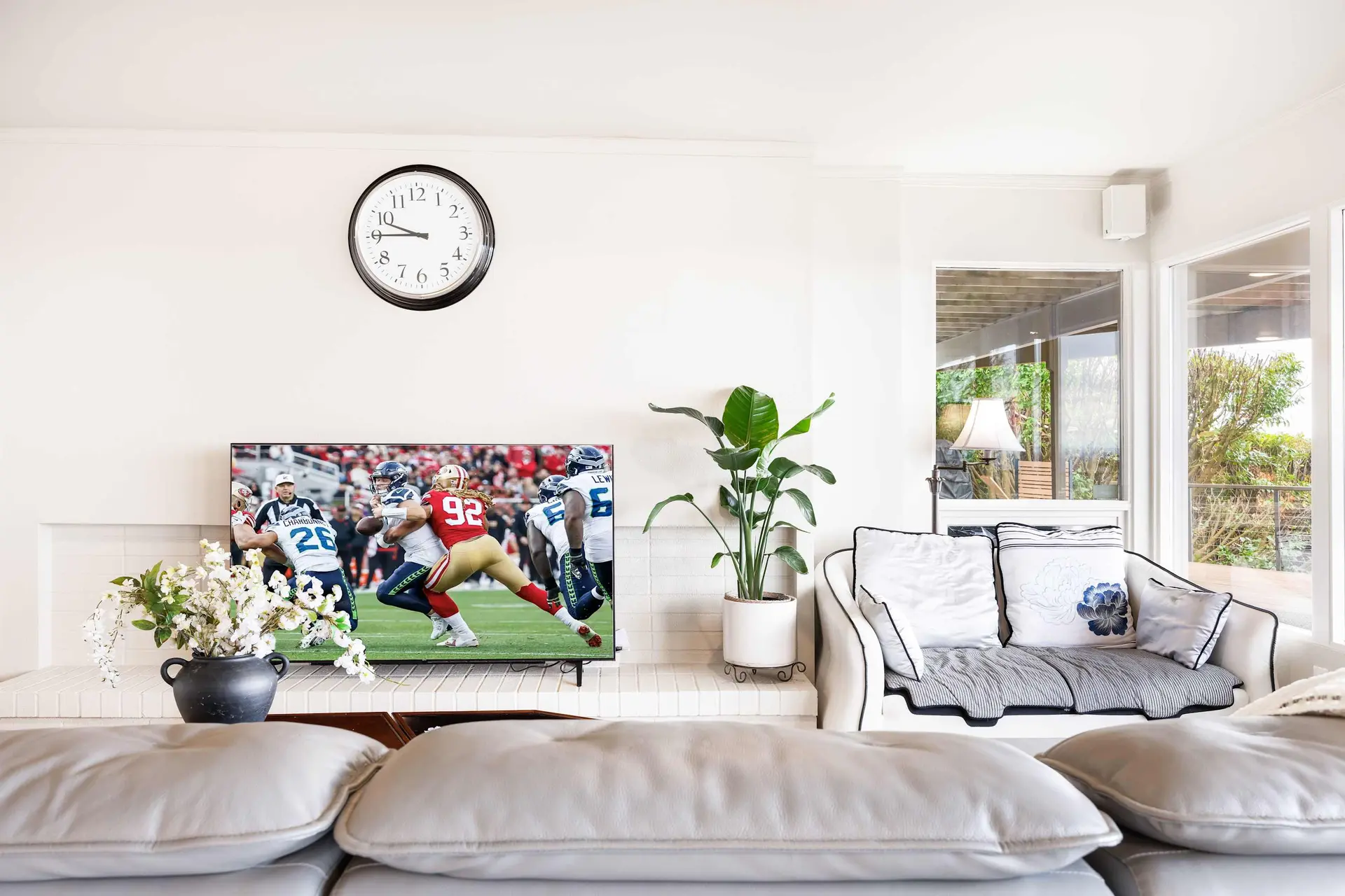 Luxury Bellevue 2B Basement w/ 180º+ Stunning View
