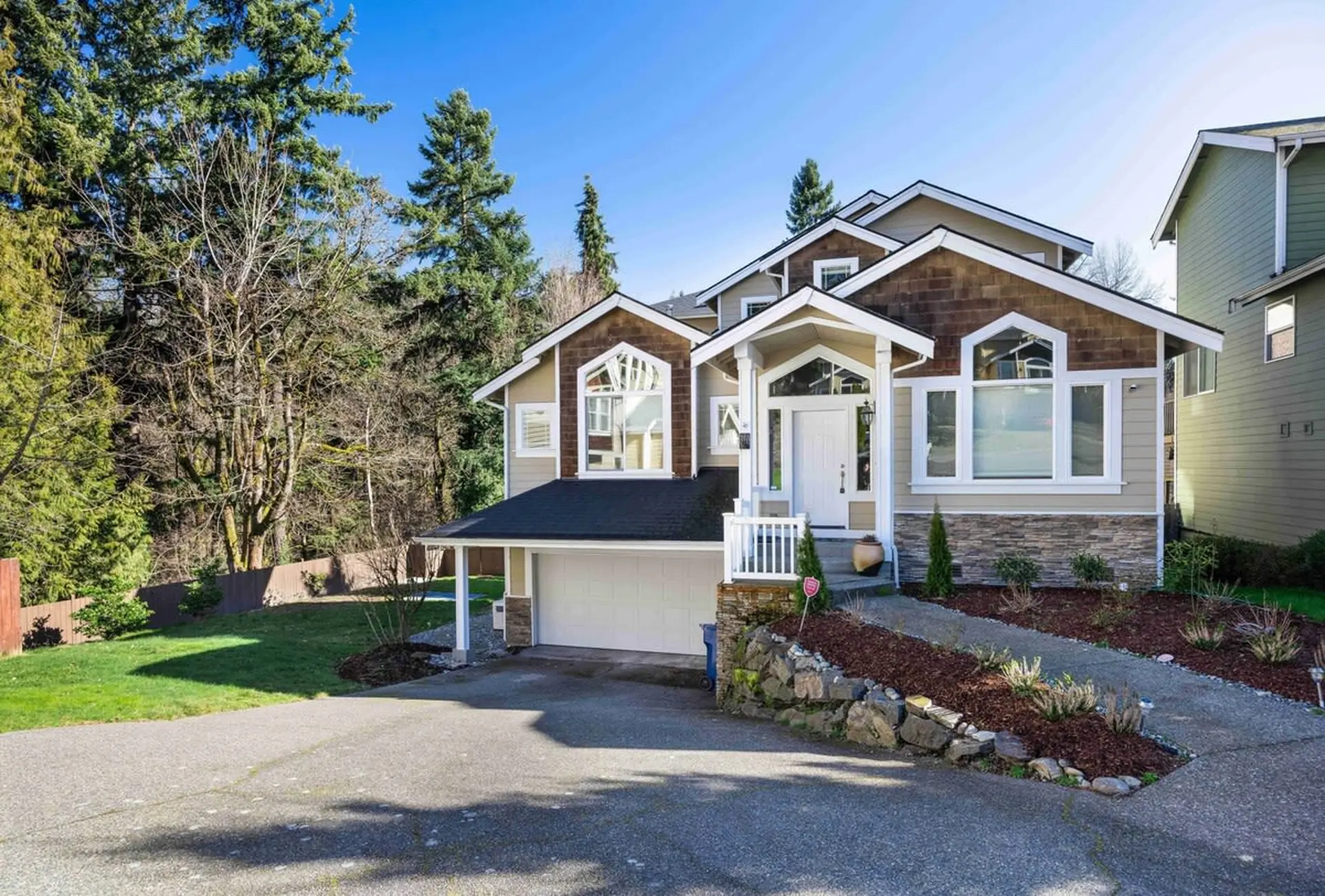 Renton Luxury & Spacious Daylight Basement|The Lan