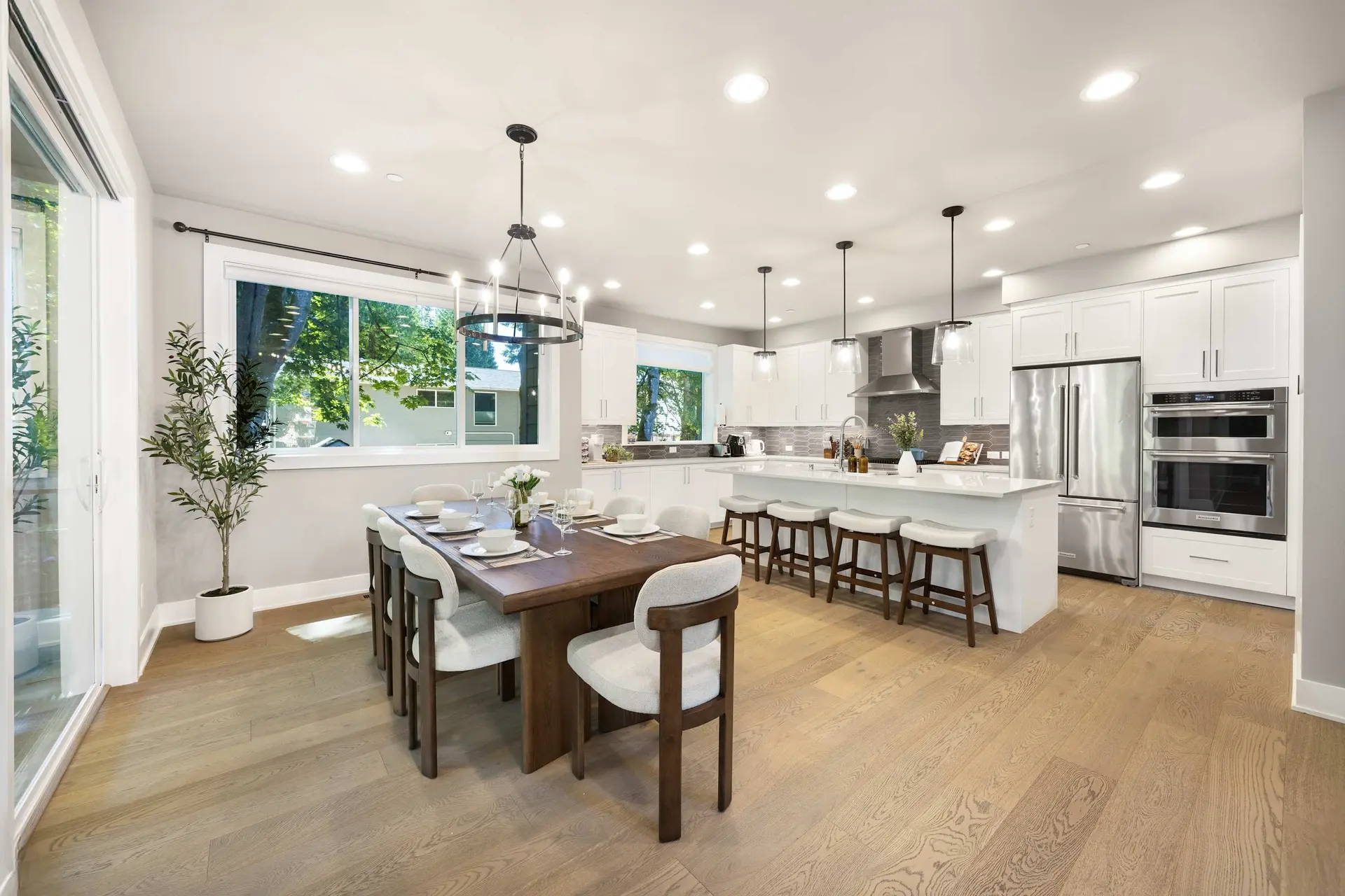 Kirkland Modern 4BR Family Oasis | Kids’ Paradise