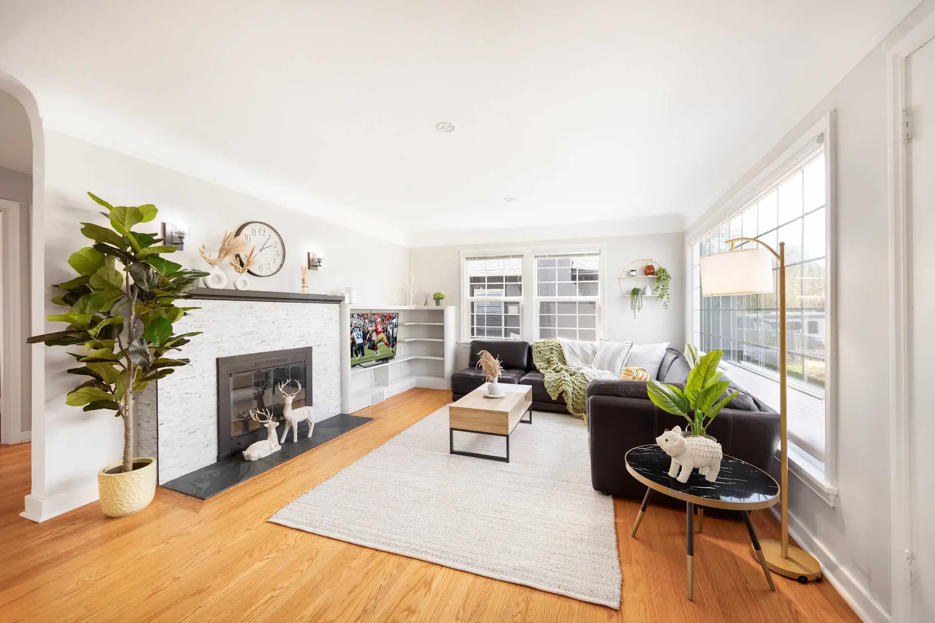 Modern 2BR Retreat w |Maple Leaf|UW&Park
