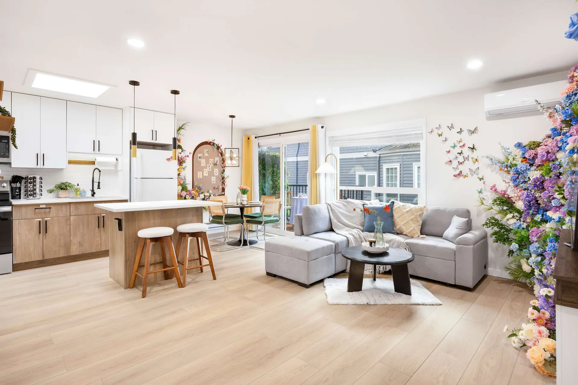Secret Garden Bloom - 665sf 1BR Queen Anne Condo