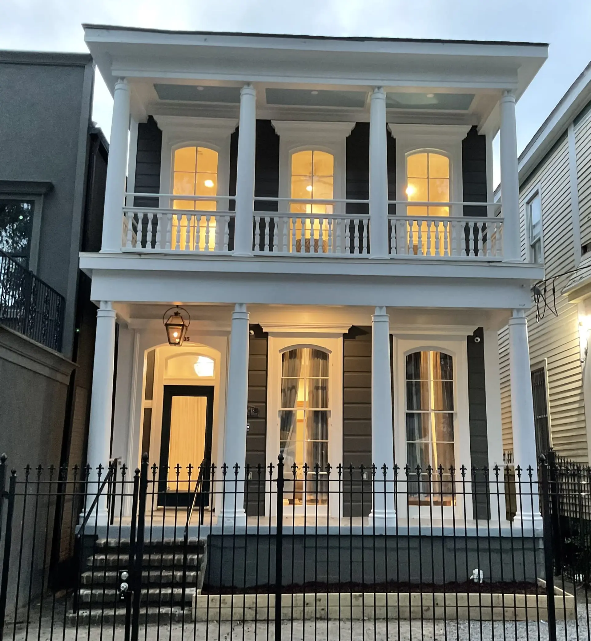 Canal St. Historic Mini-Mansion