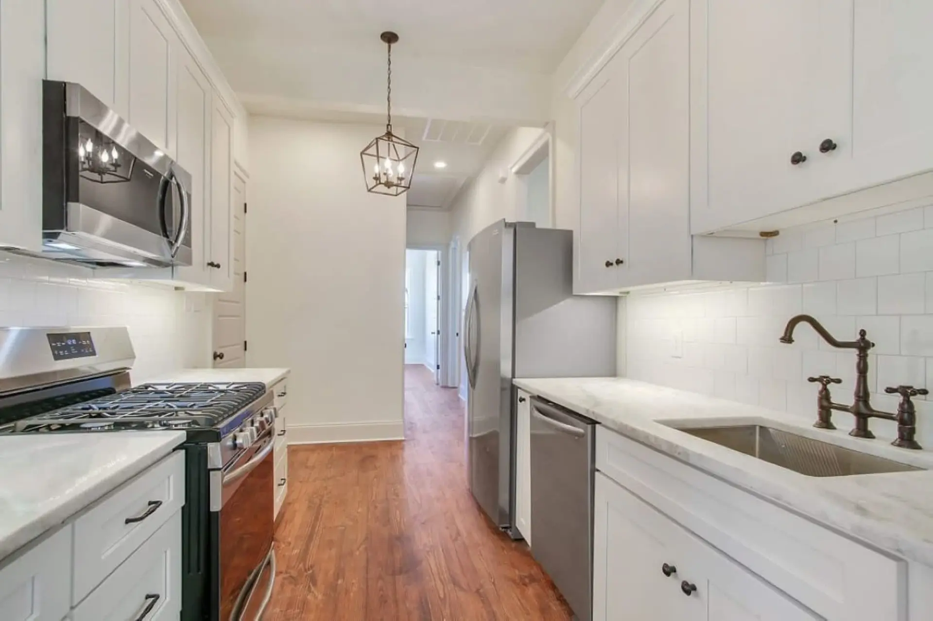 Quaint Charm: NOLA Vintage Home near St. Charles