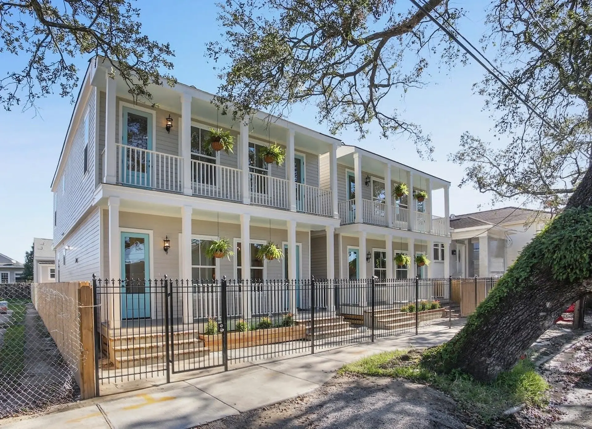 Charming NOLA Villa- Sleeps 8, Pets OK, BBQ