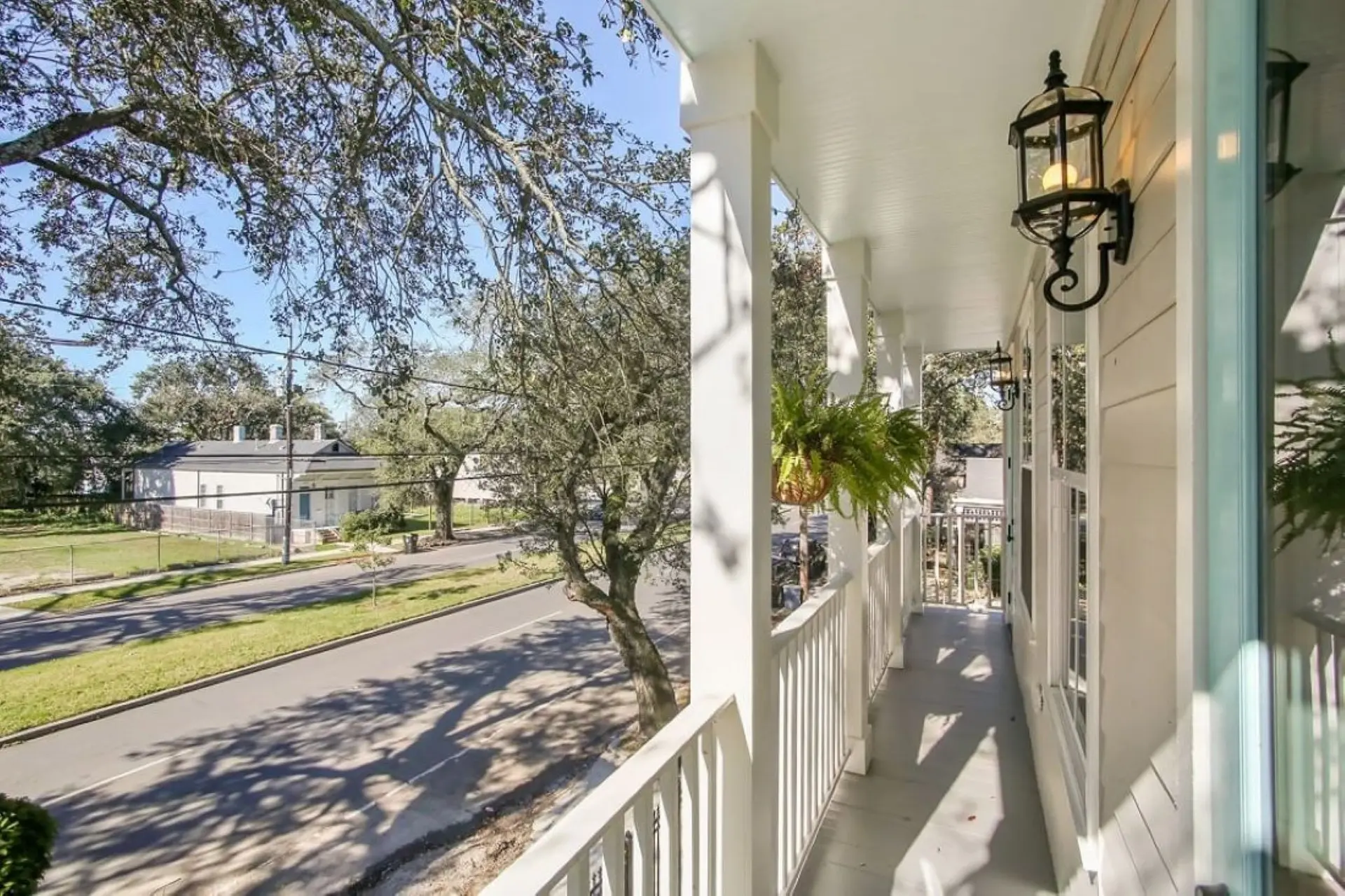 Charming NOLA Villa- Sleeps 8, Pets OK, BBQ