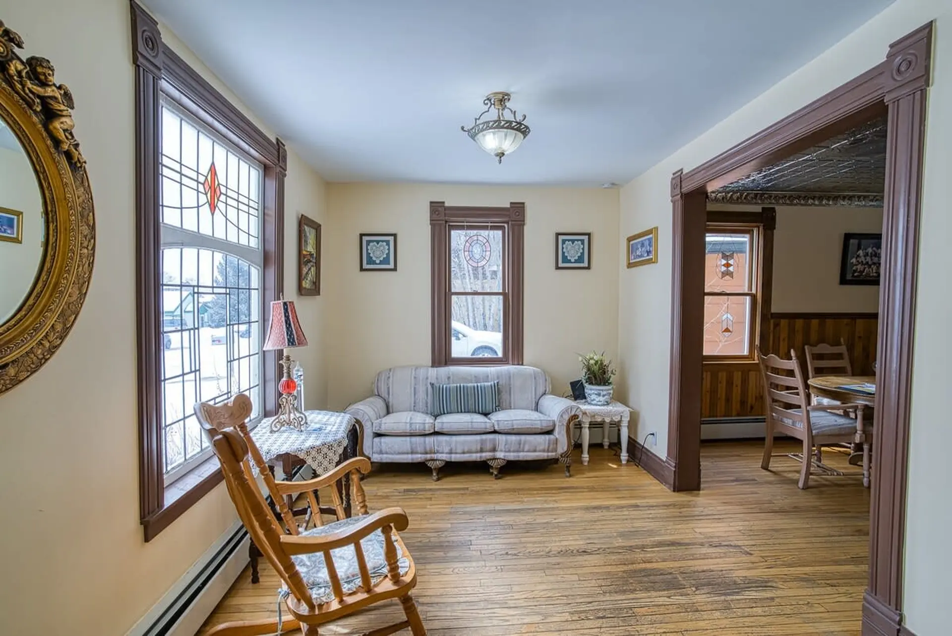 4BR Victorian Home Near Town w/ Loft & Fireplace