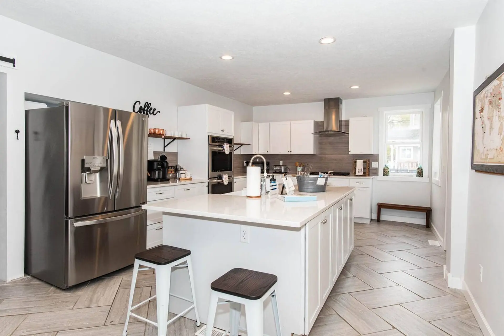 Luxury Haven: Stylish & Near Downtown Fun!