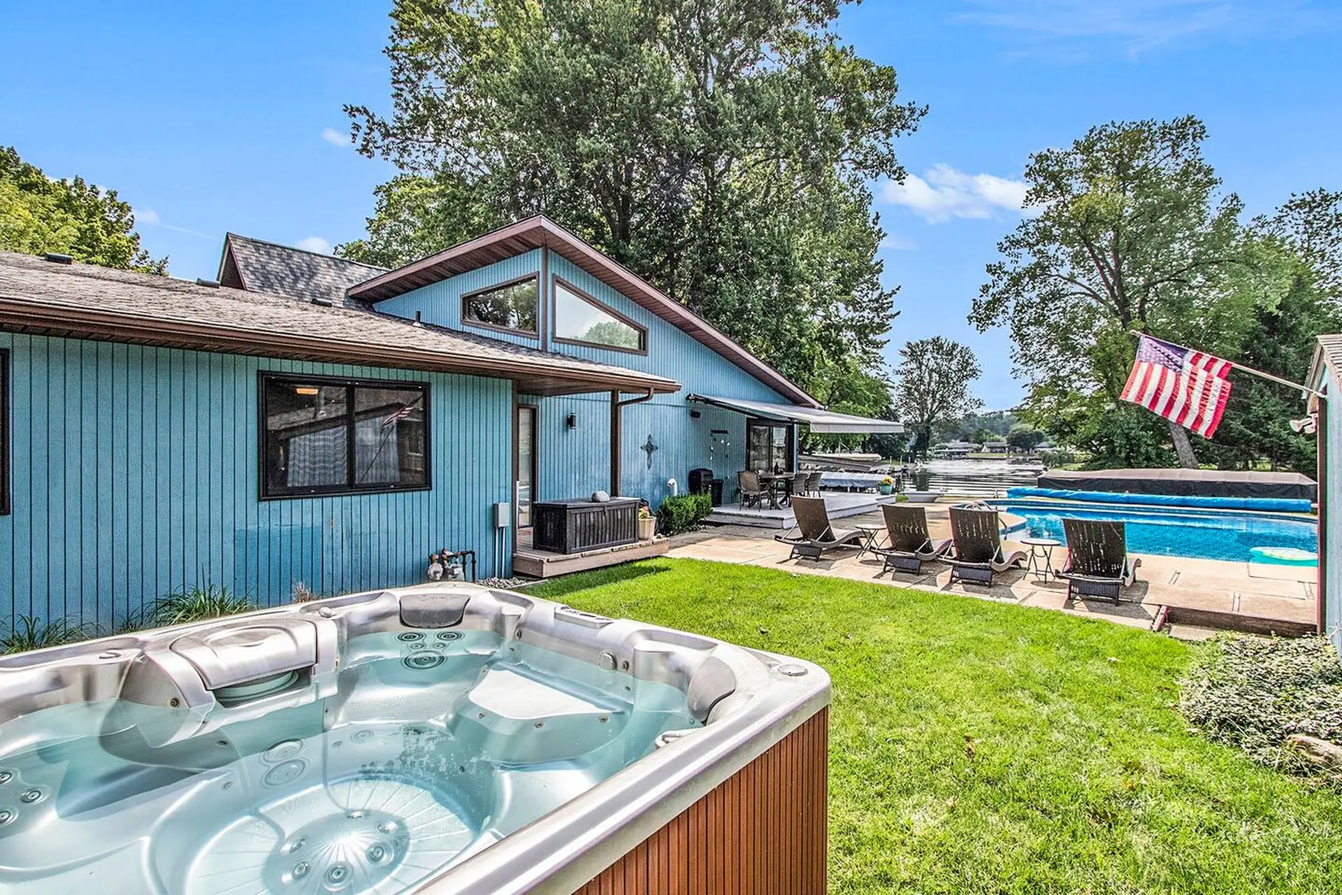 Luxe Lakefront Haven: Pool & Hot Tub!