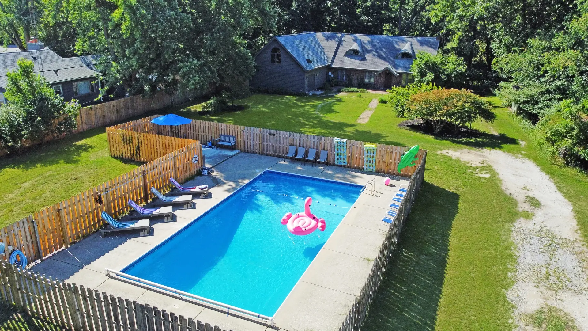 Pat's Pool House