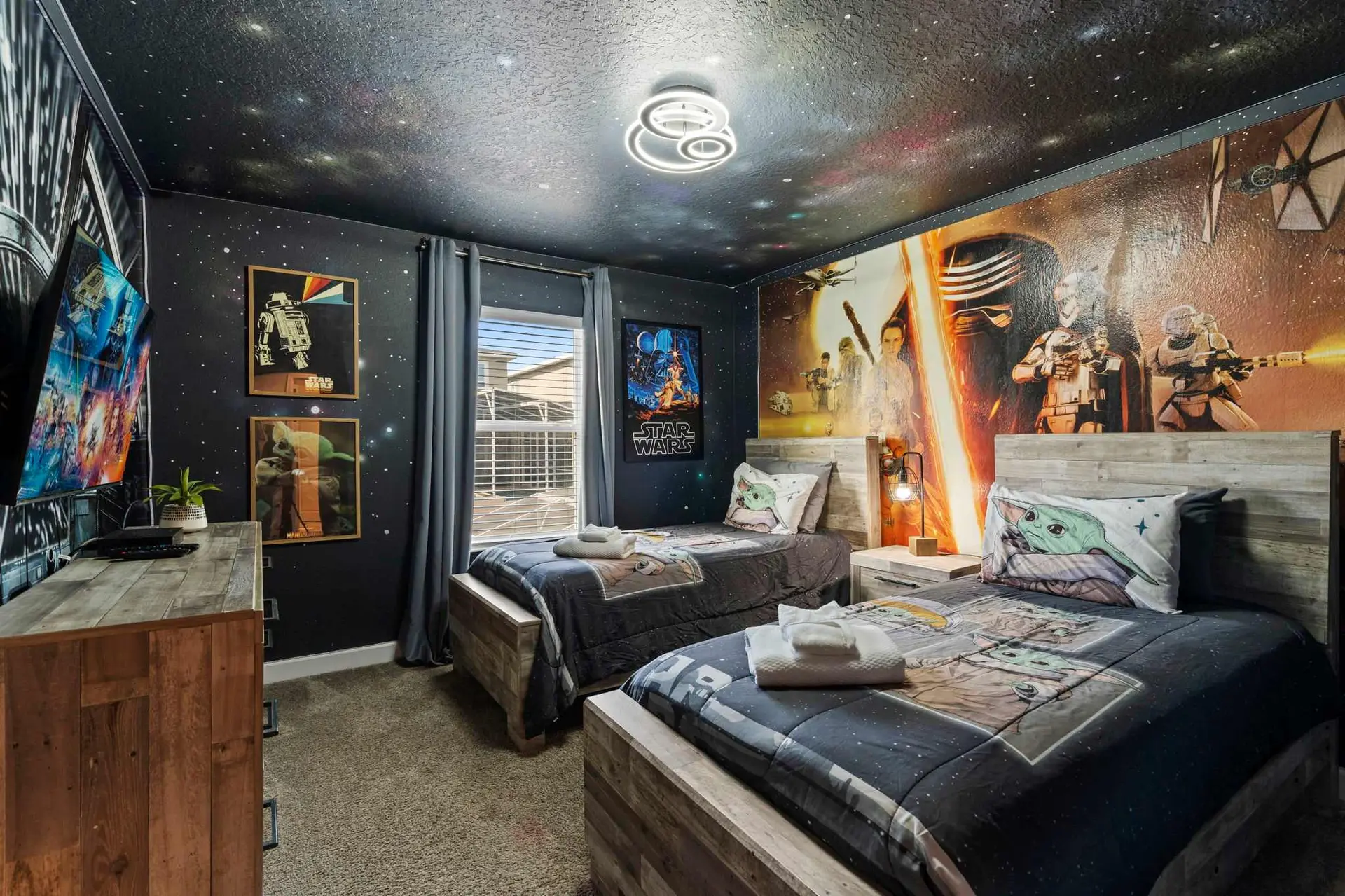 Chic 4BR Home with Mickey & Star Wars Rooms