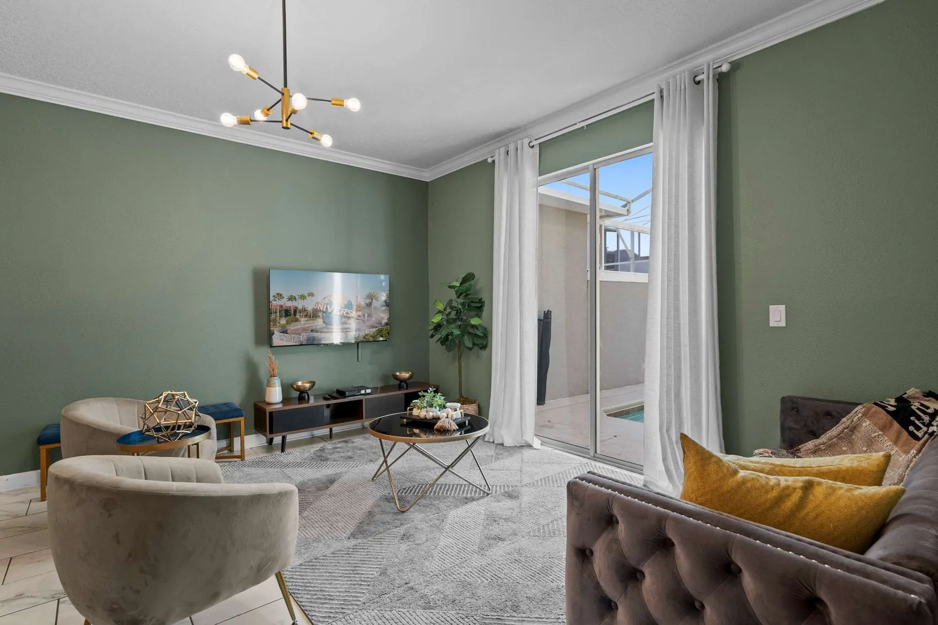 Chic 4BR Home with Mickey & Star Wars Rooms