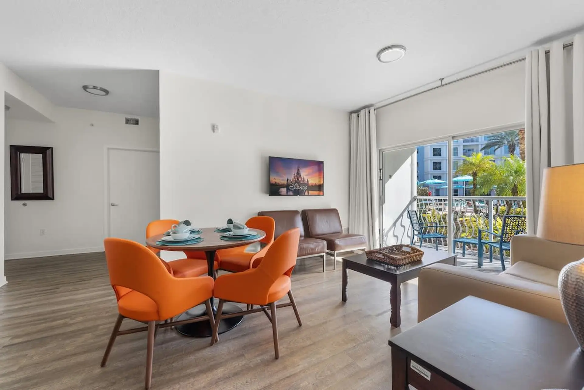 Hotel Apt at Celebration 10 min from Disney