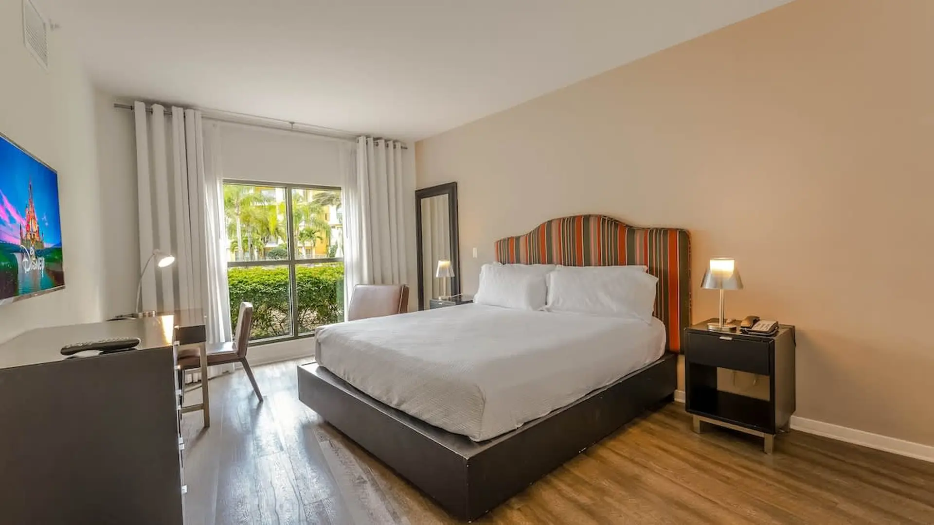Hotel Apt at Celebration 10 min from Disney