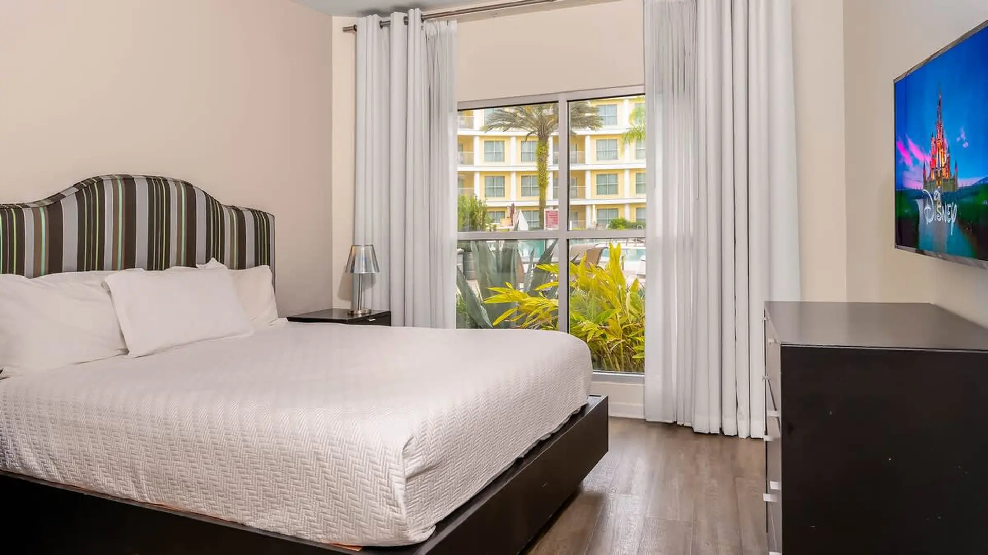 Hotel Apt at Celebration 10 min from Disney