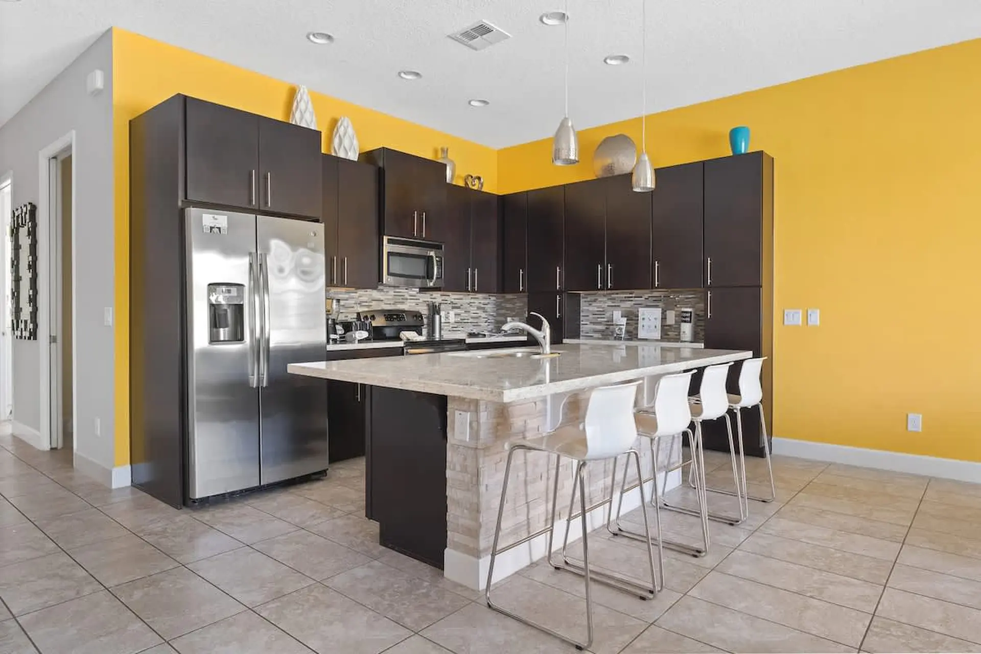 Comfortable Vacation Home up to 10 People EF466
