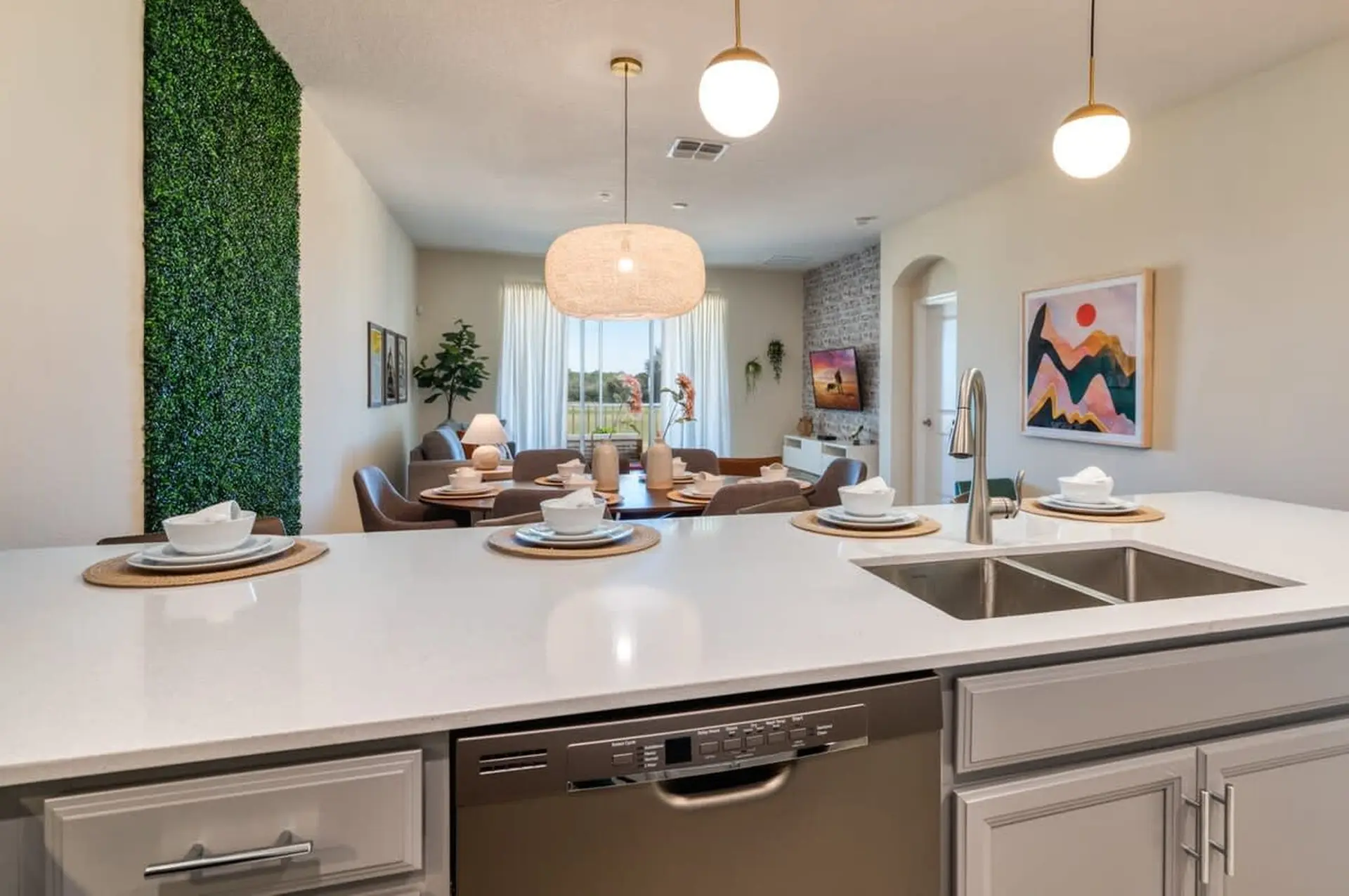 Chic 3BR Modern Condo, Spacious & Mickey-Themed