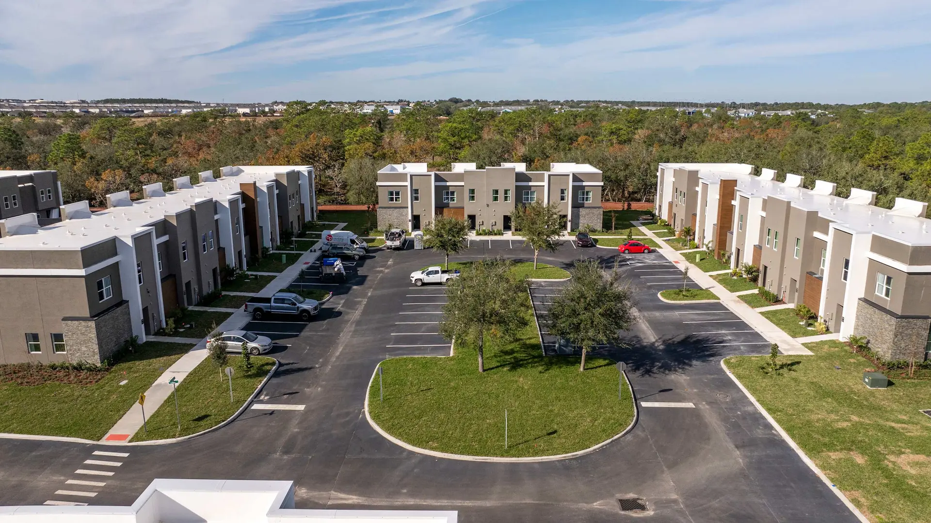 Contemporary 4BR Getaway, Minutes from Disney