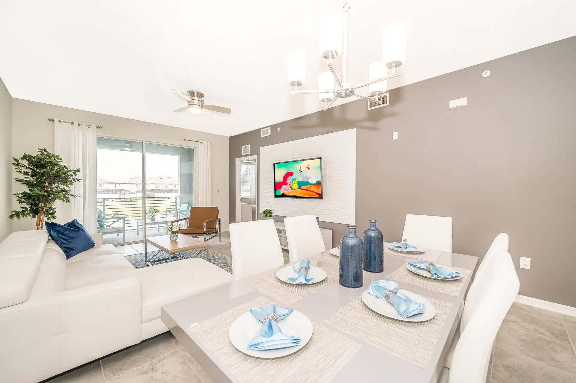 Elegant 2Bed Condo in Storey Lake, Prime Location