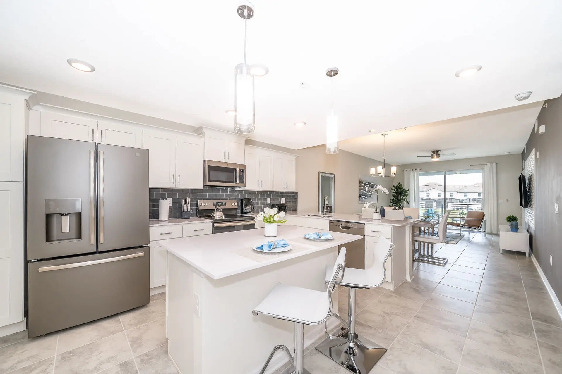 Elegant 2Bed Condo in Storey Lake, Prime Location