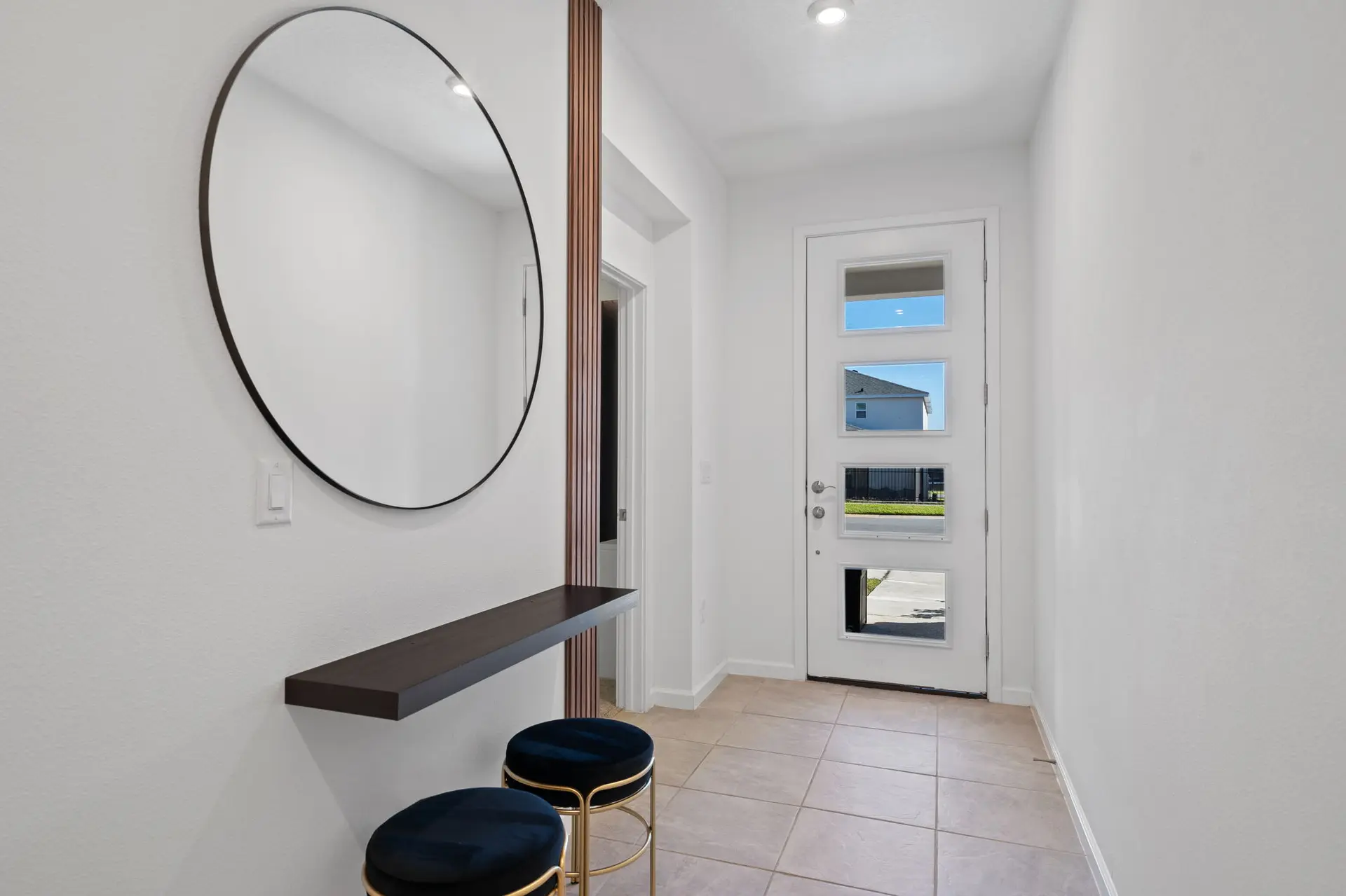 Chic 6 Bedroom Solara Home, Pool and Themed Rooms