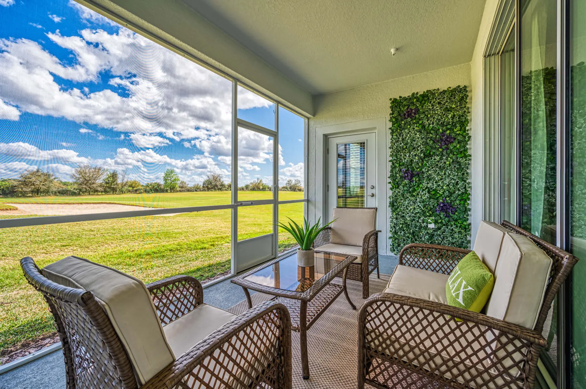 Chic Golf-View Condo - Simply Amazing