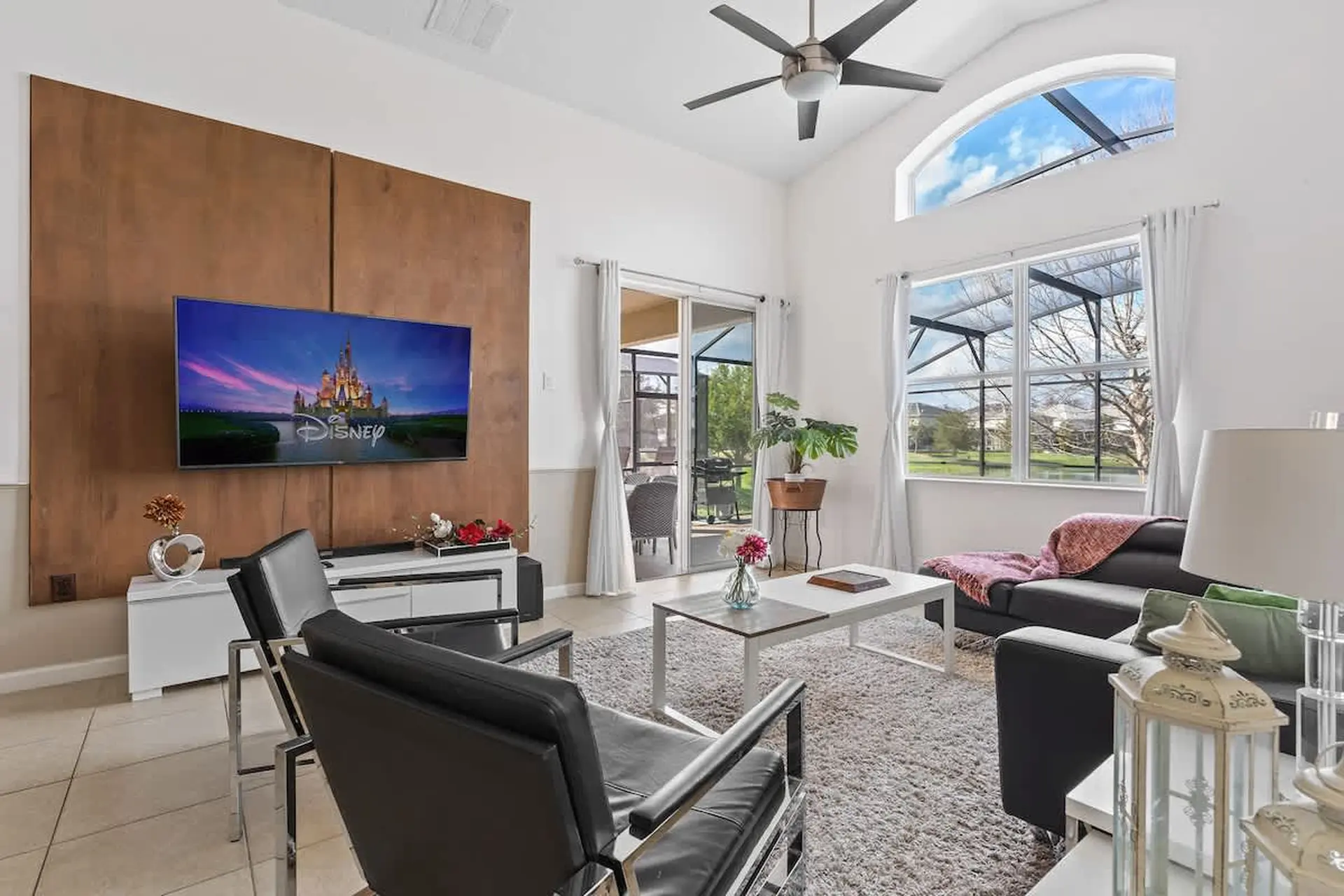 Ground Floor Gathering up to 9 Guests BL387