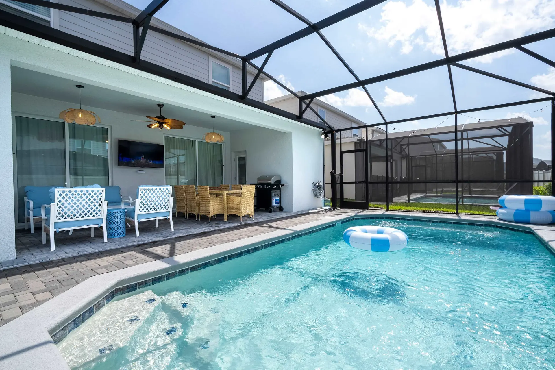 Amazing 5 Suite Home with Resort-Style Amenities