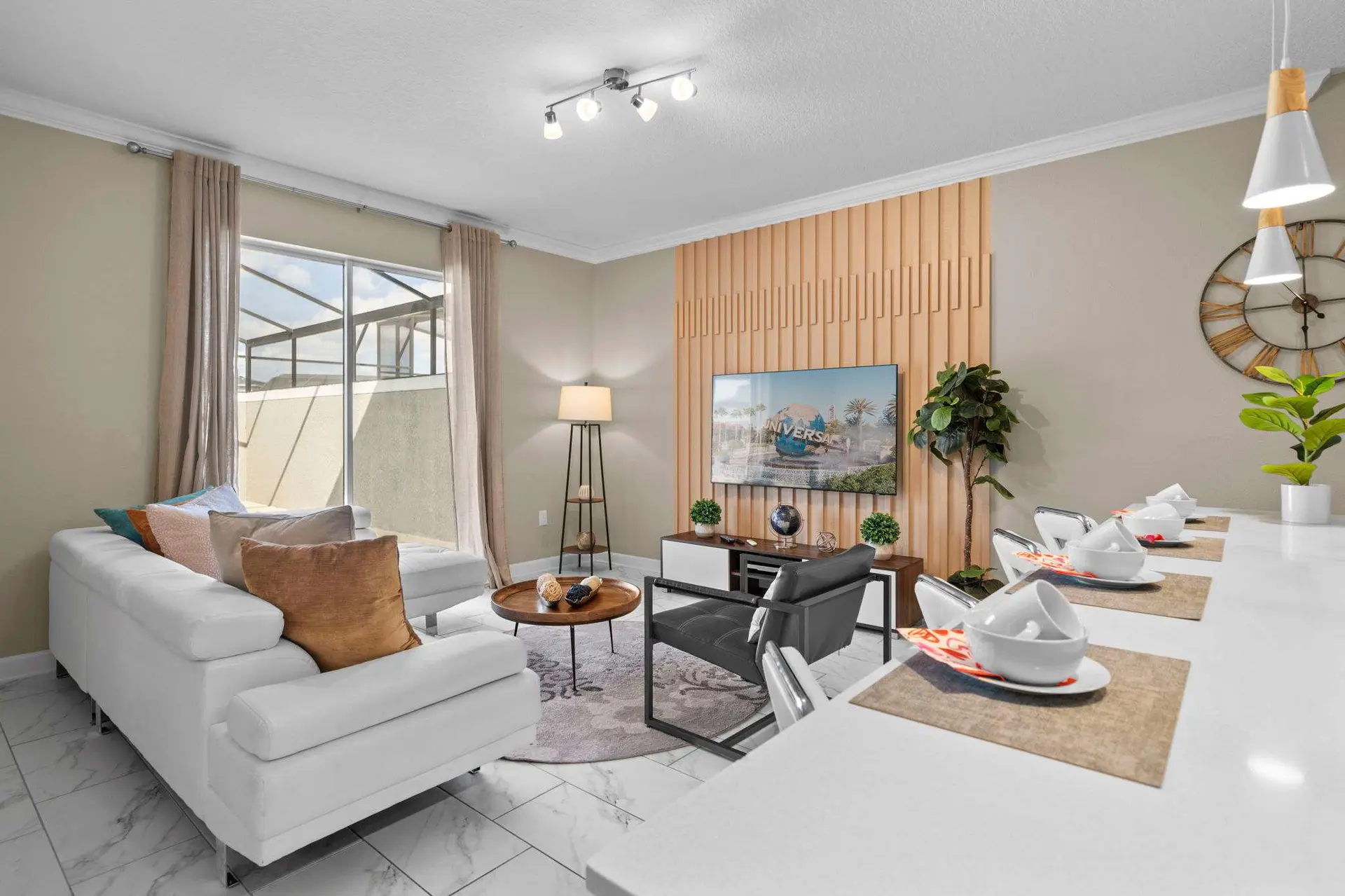 Relaxing Getaway Near Disney with Pool & Themed Ro