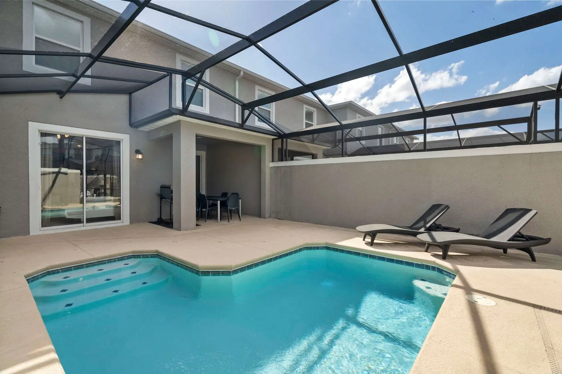 Relaxing Getaway Near Disney with Pool & Themed Ro