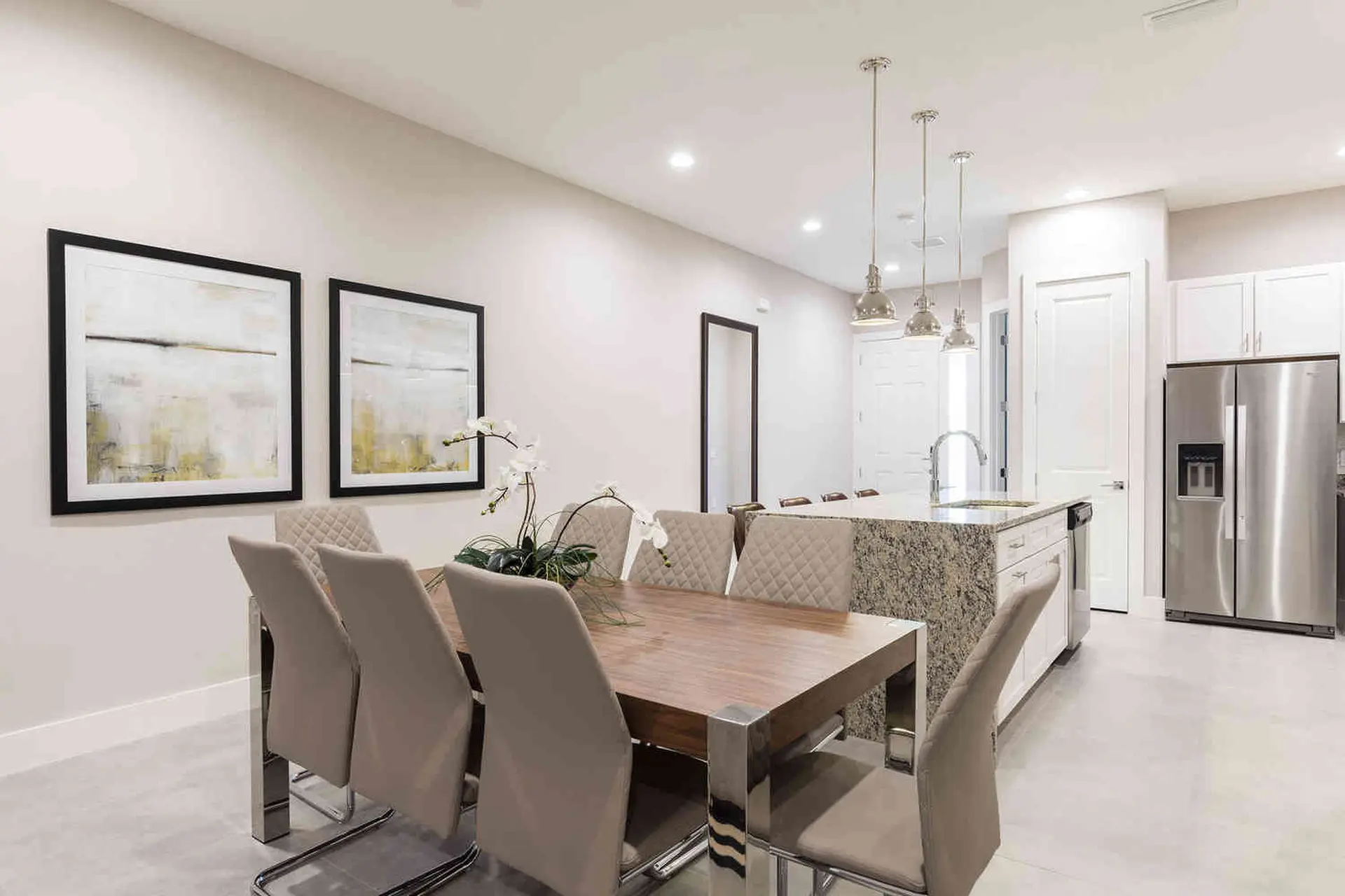 Chic 4 Bedroom at Summerville, Minutes from Disney