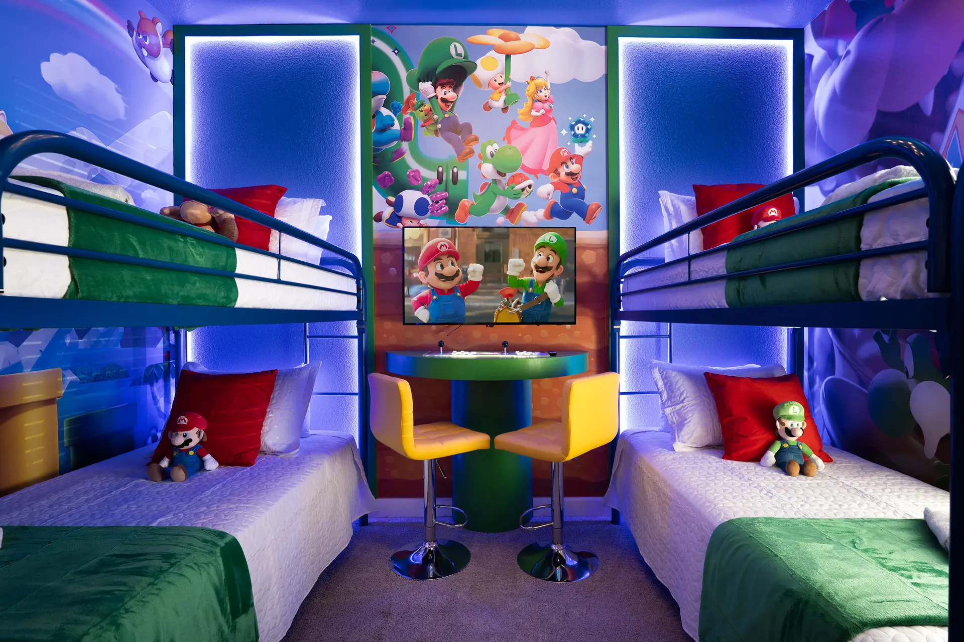 Luxe 5BR, Pool and Themed Beds