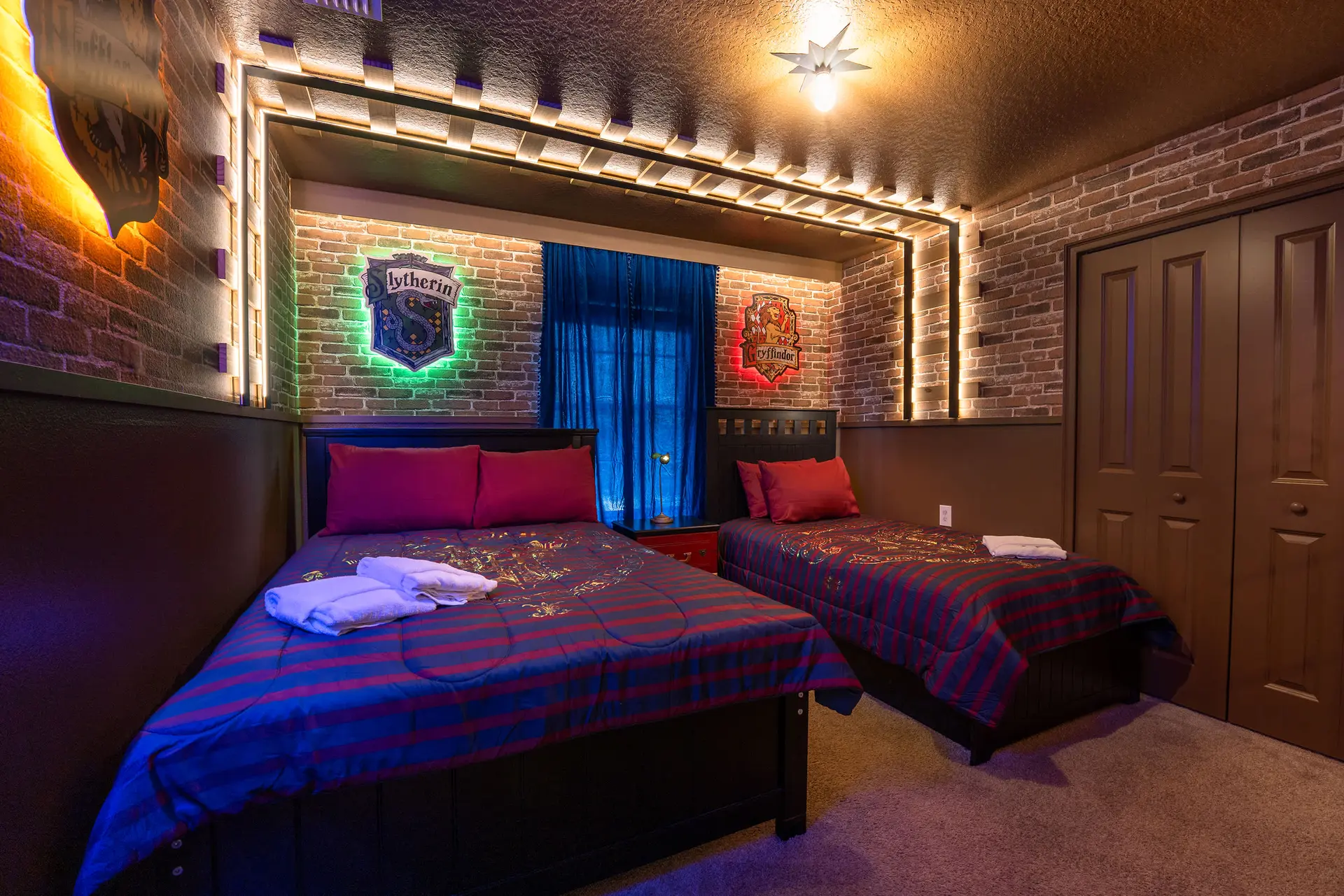 Luxe 5BR, Pool and Themed Beds