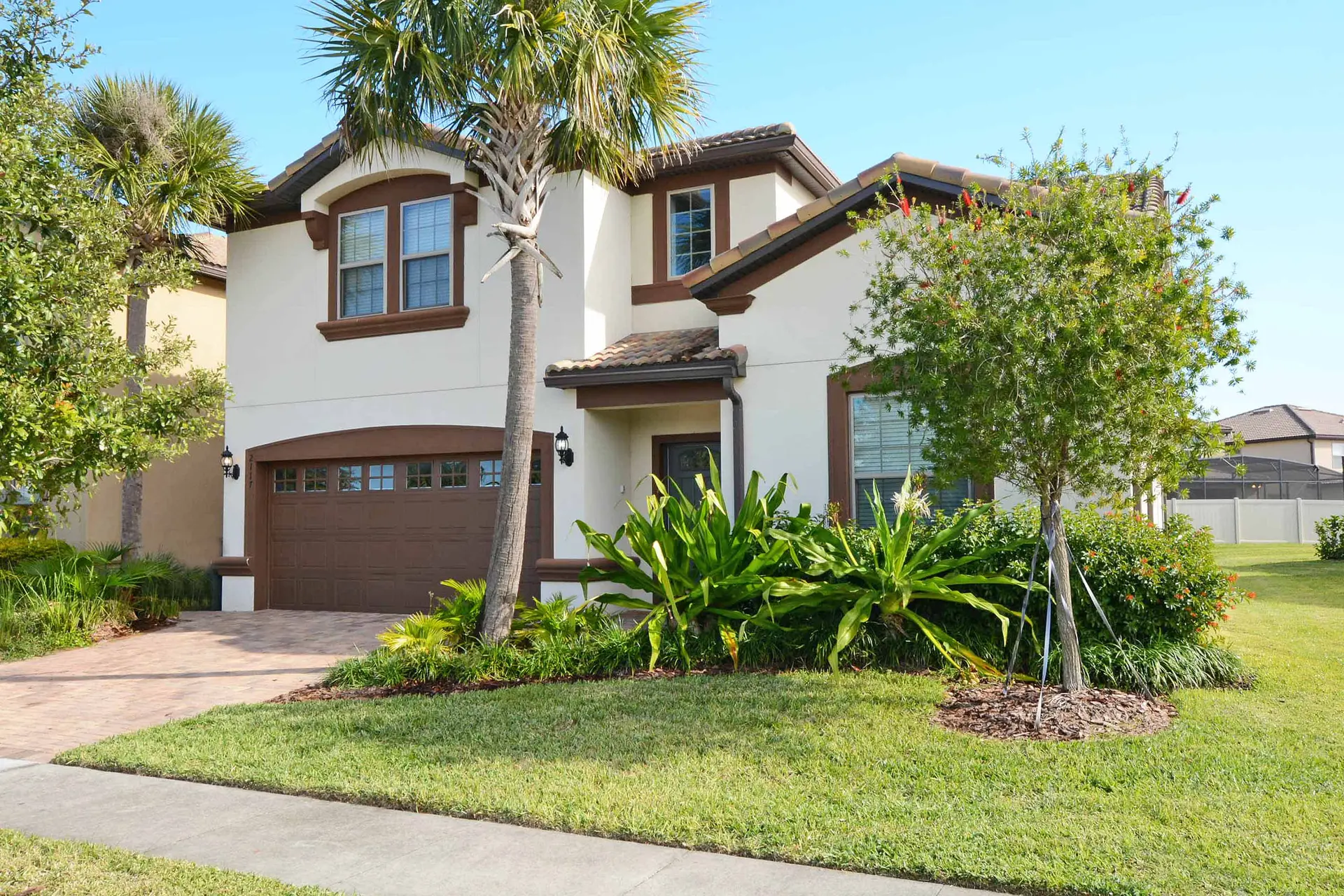 Home 8 Bdrm at Windsor Westside with Top Amenities