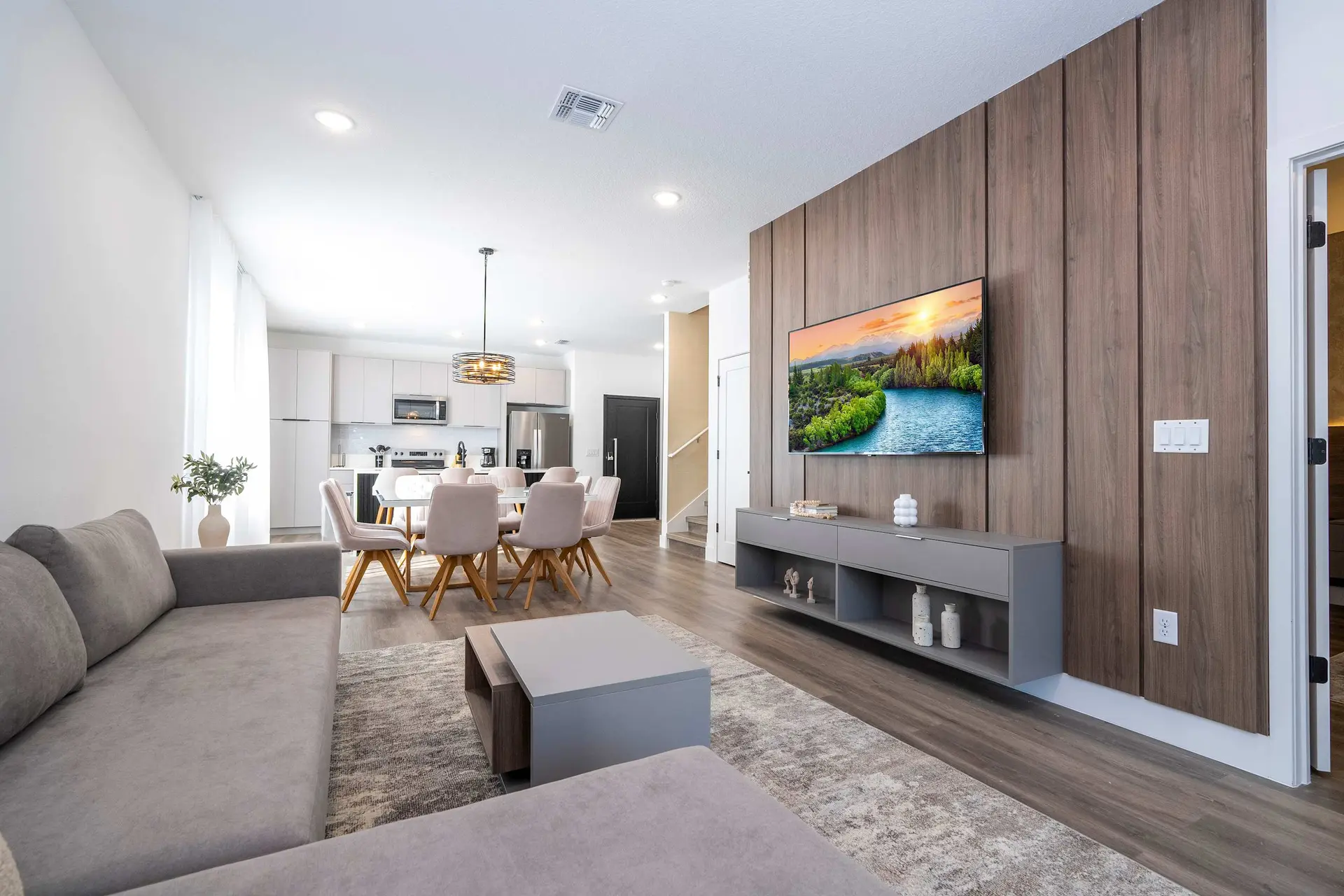 Stylish 4BR Home in Doppio Westside