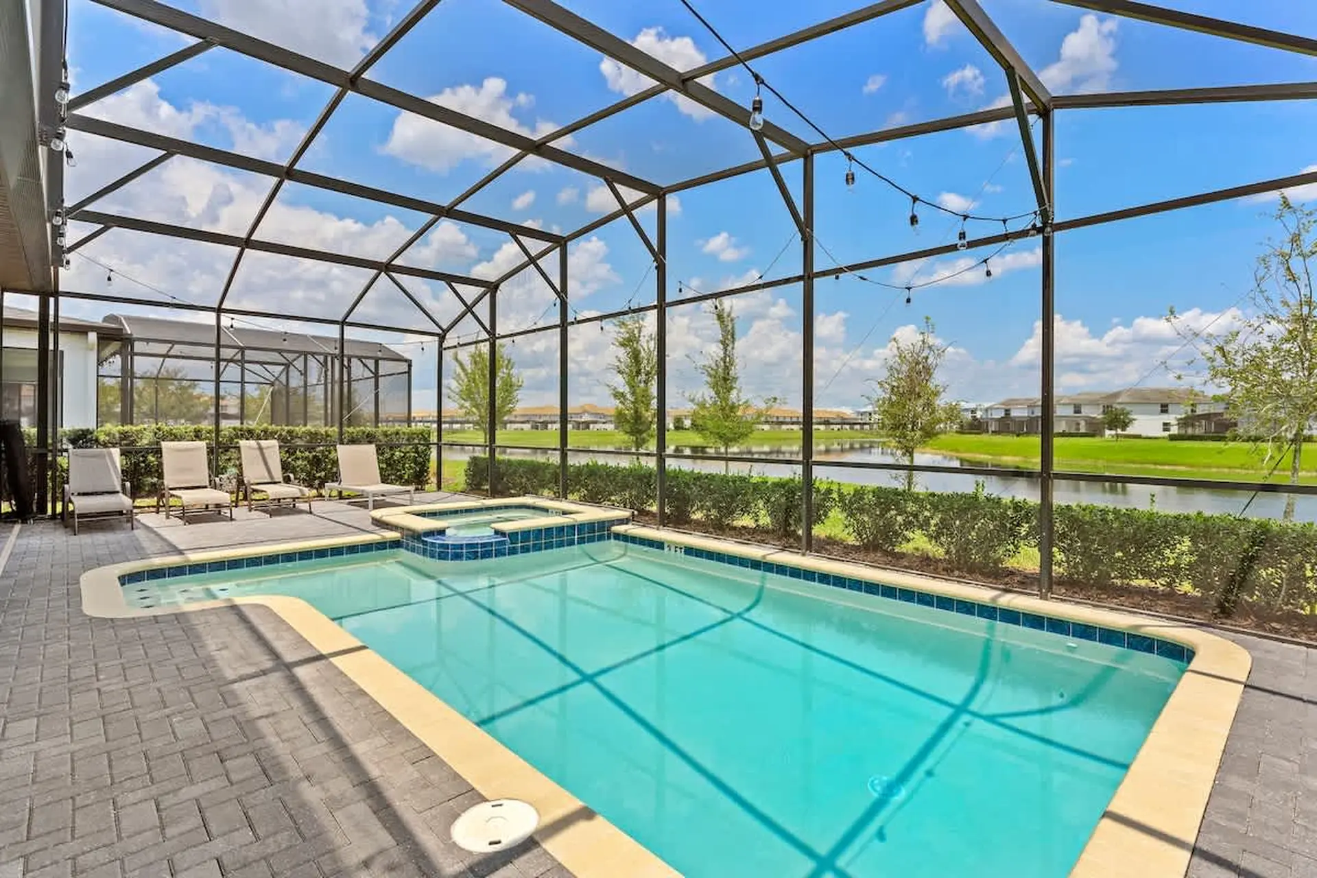 Luxury Decor 6BR at Storey Lake sleeps 16